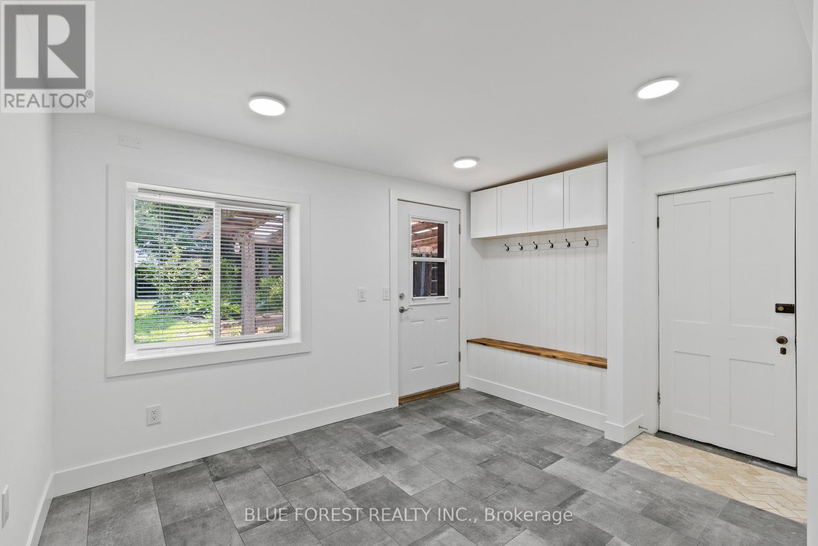 22676 Thames Road, Southwest Middlesex (Appin), Ontario  N0L 1A0 - Photo 30 - X12215997