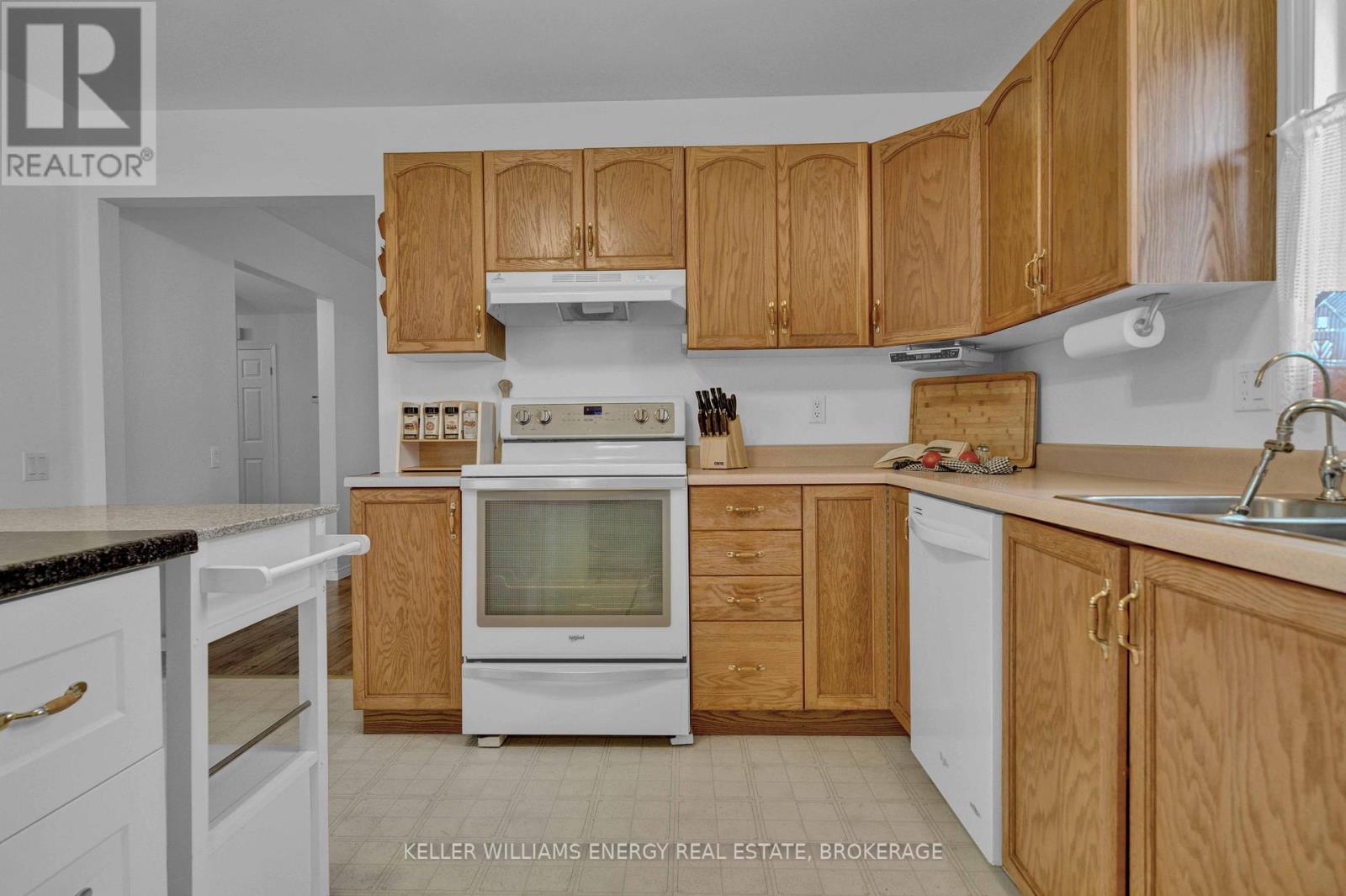 4 Heritage Drive, Prince Edward County, Ontario K0K 3L0 - Photo 15 - X12211785