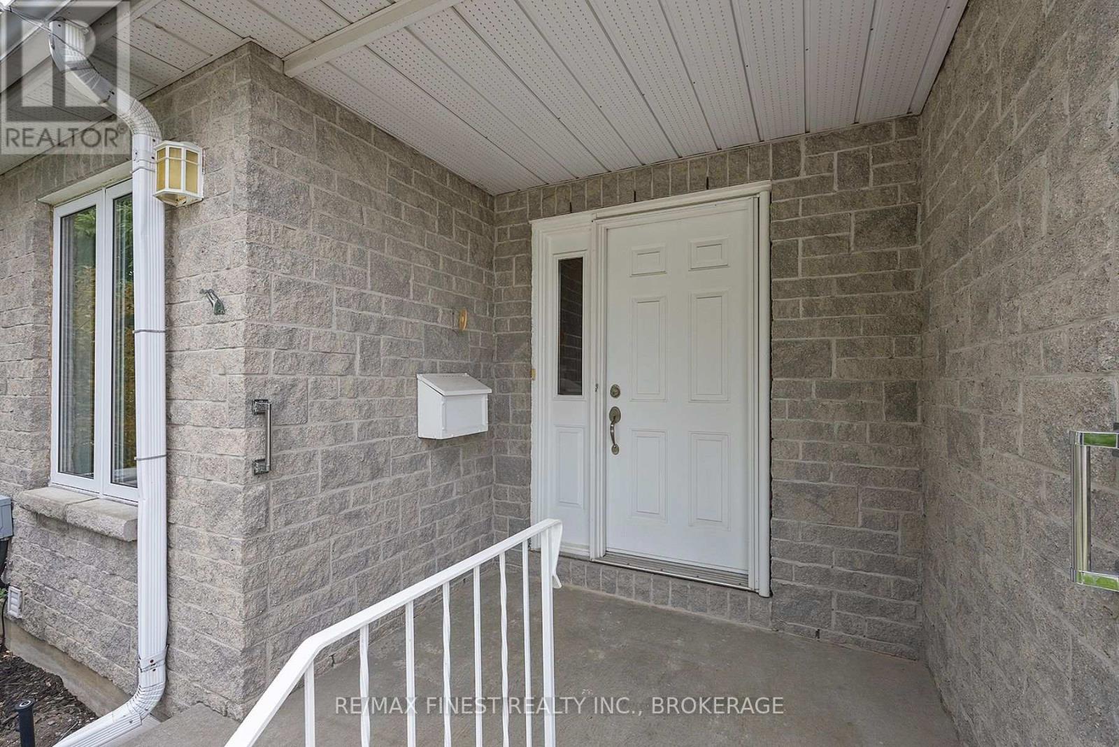 715 Millwood Drive, Kingston, Ontario  K7M 8Z2 - Photo 5 - X12215938