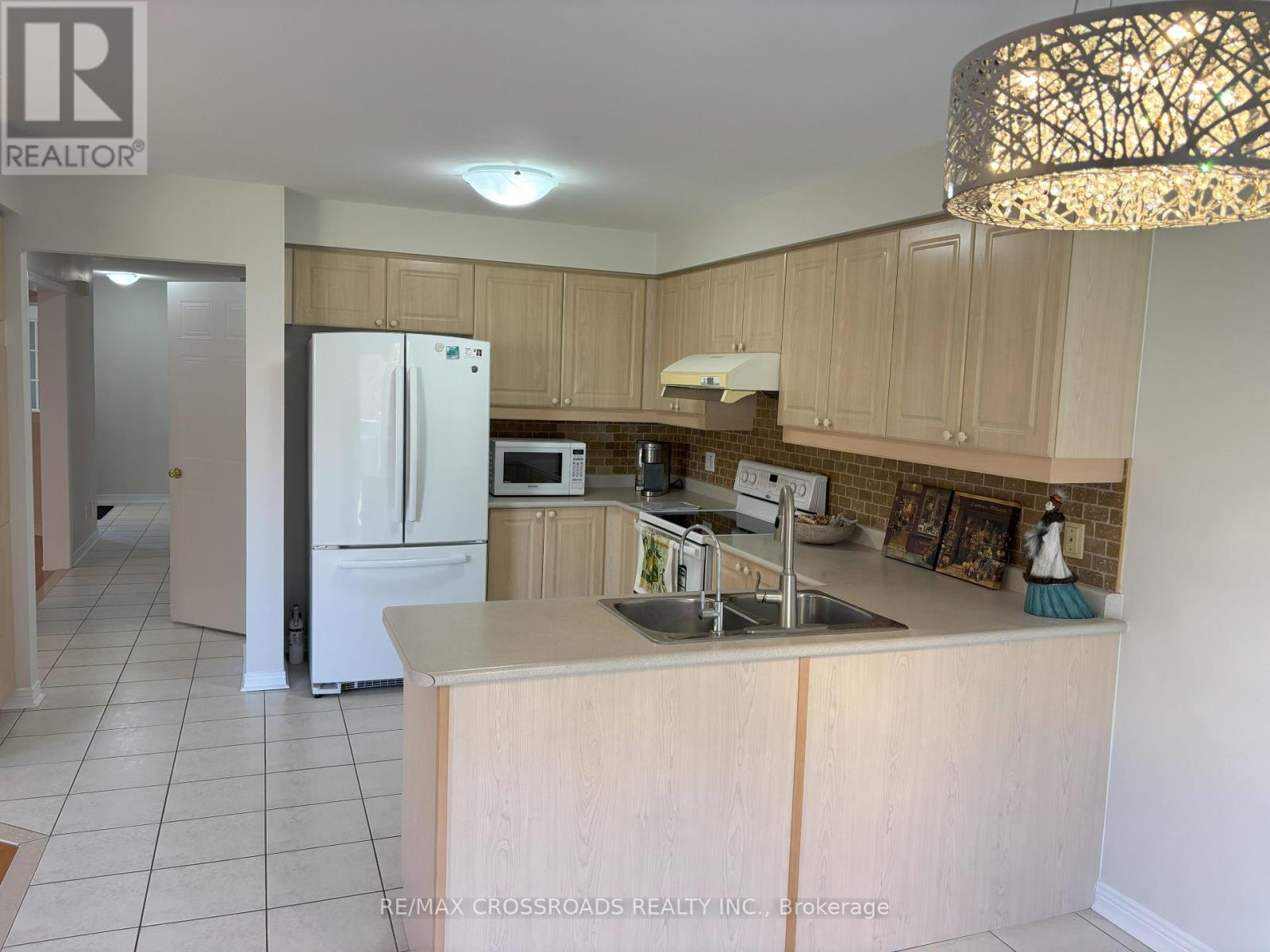 110 Halterwood Circle, Markham (Markville), Ontario  L3P 7T3 - Photo 3 - N12215920