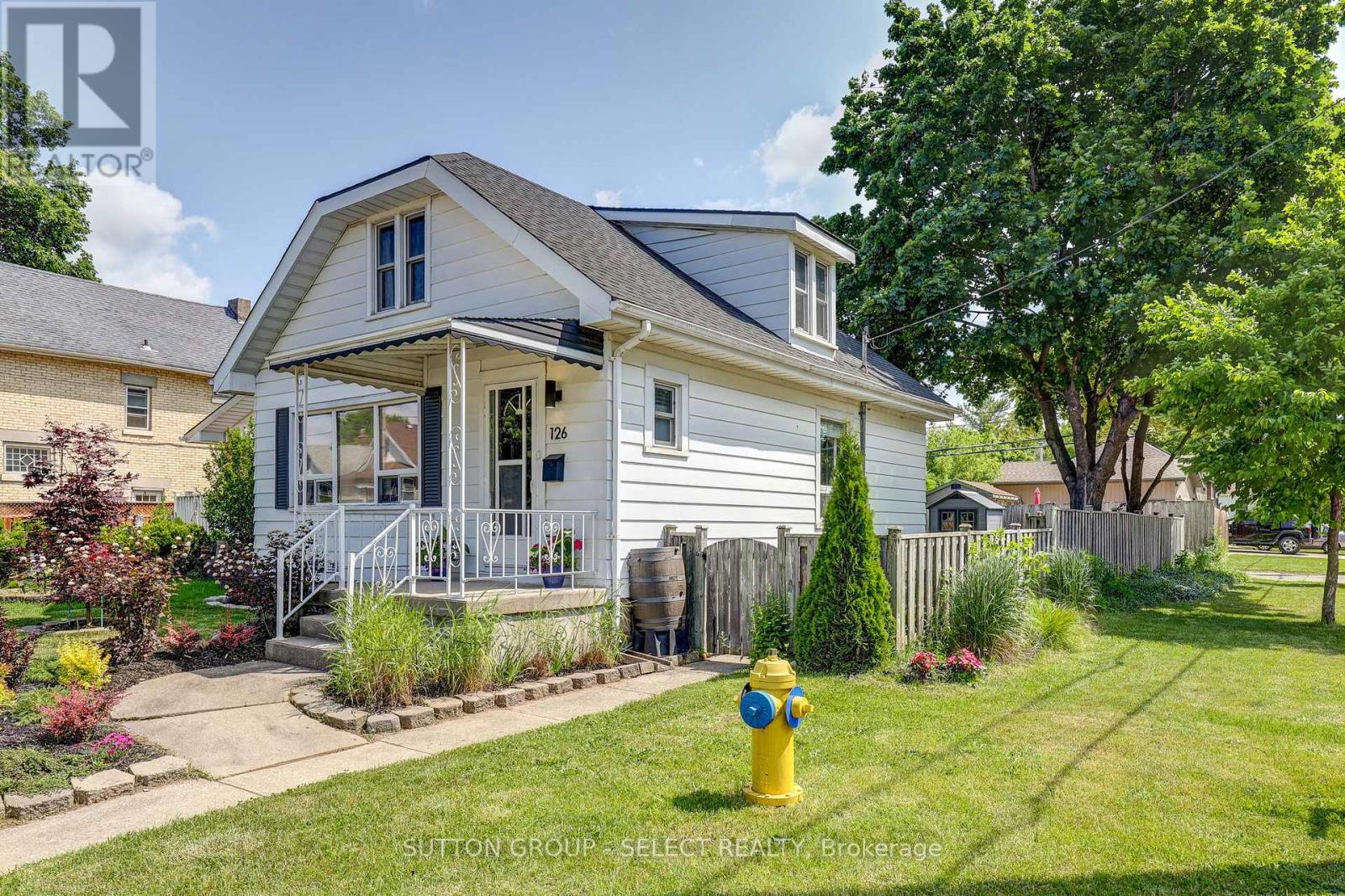 126 Brisbin Street, London East, Ontario  N5Z 2M1 - Photo 4 - X12216026