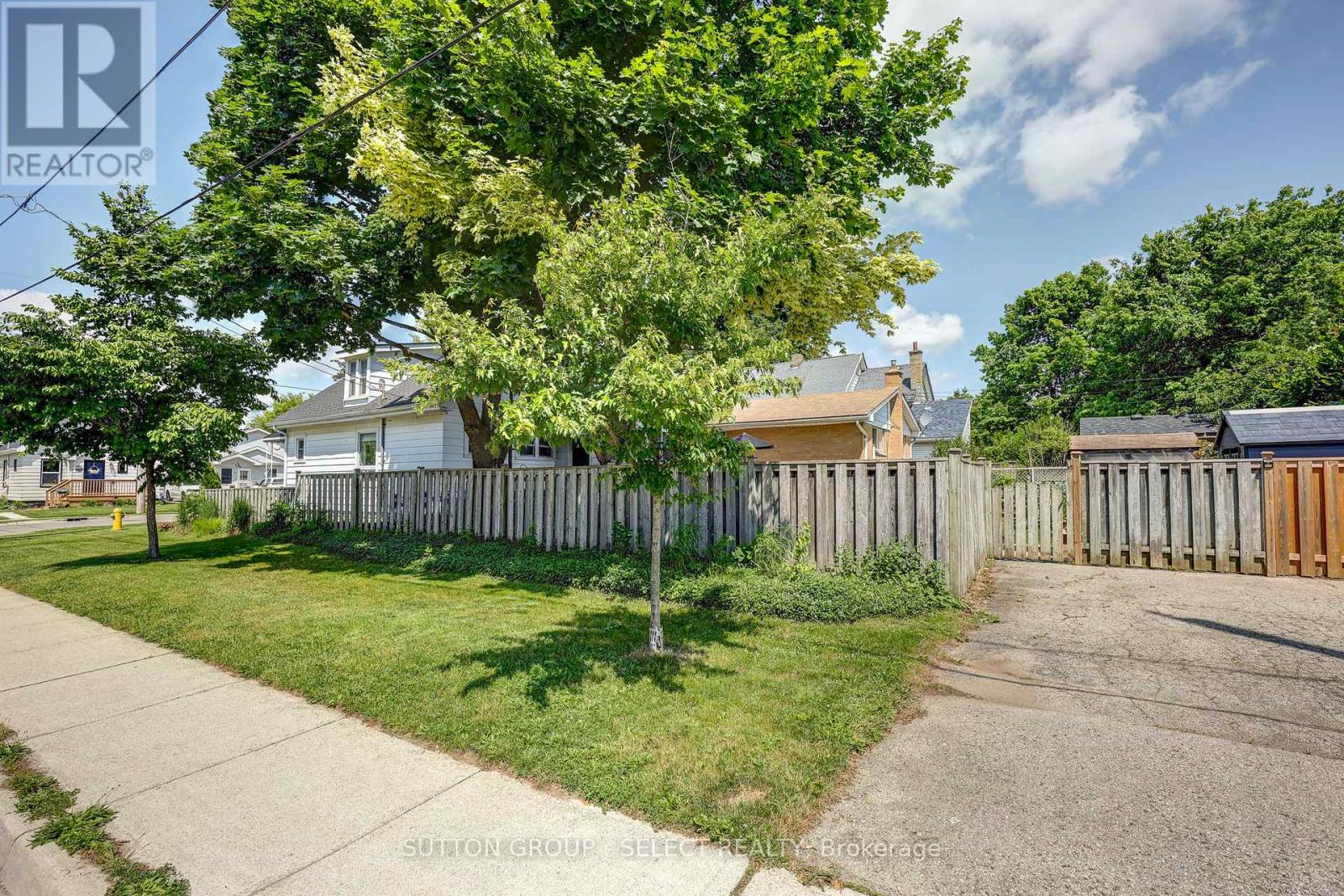 126 Brisbin Street, London East, Ontario  N5Z 2M1 - Photo 5 - X12216026