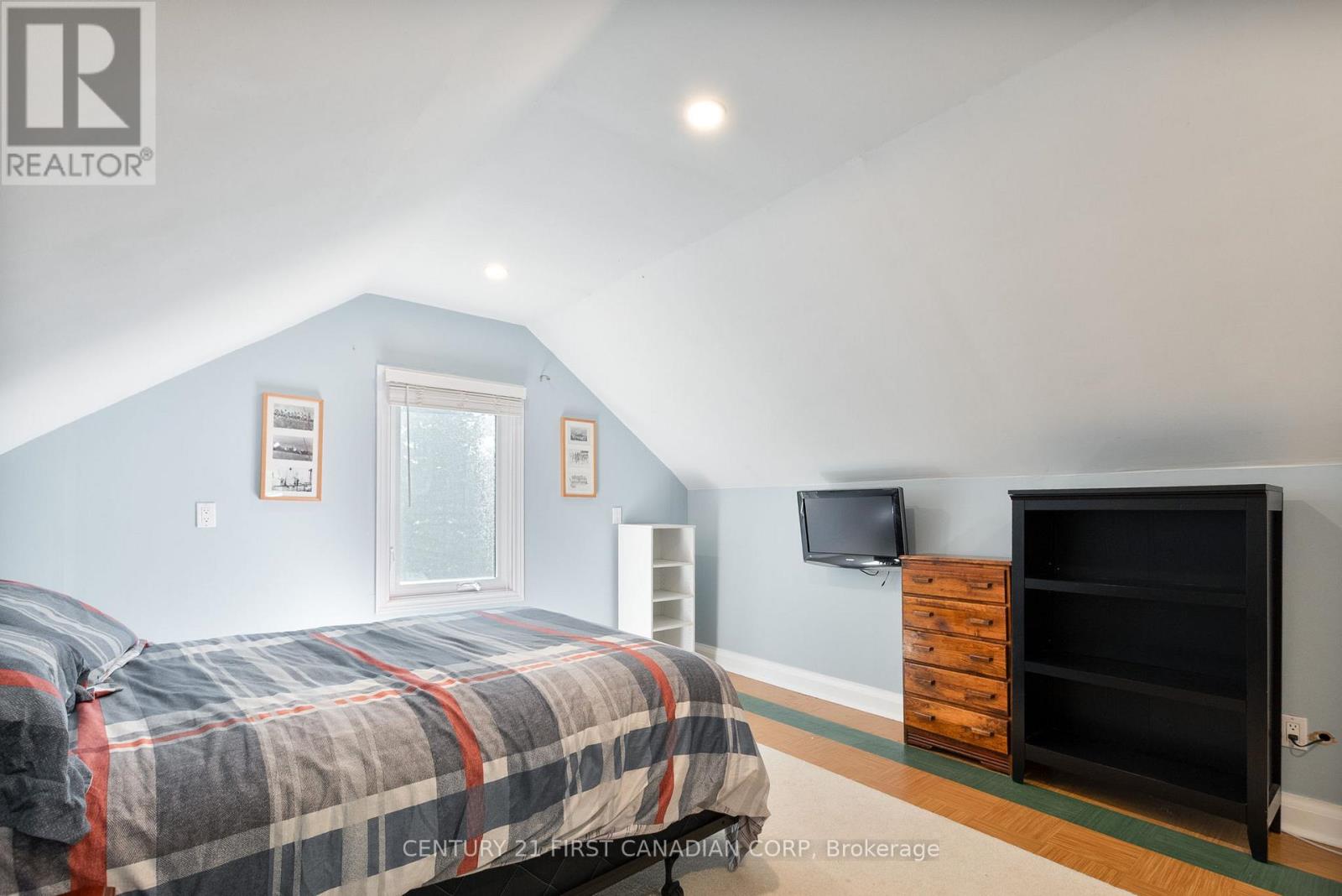 136 Columbia Avenue, London North (North N), Ontario  N6H 2K4 - Photo 19 - X12216123