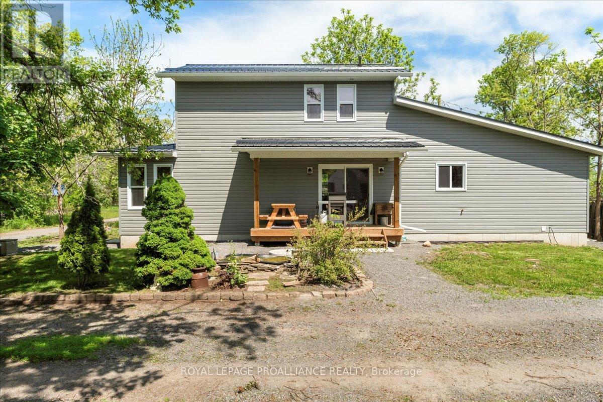31 Ashe Crescent, Belleville, Ontario  K8N 4Z4 - Photo 2 - X12215882