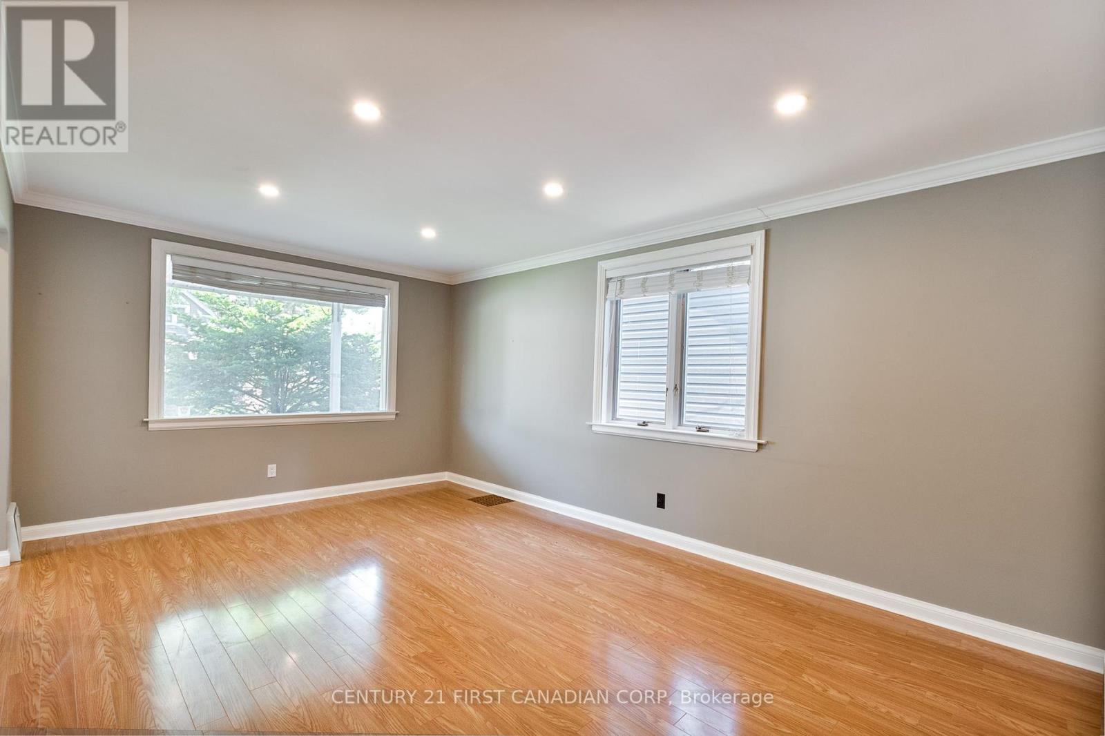 136 Columbia Avenue, London North (North N), Ontario  N6H 2K4 - Photo 11 - X12216123