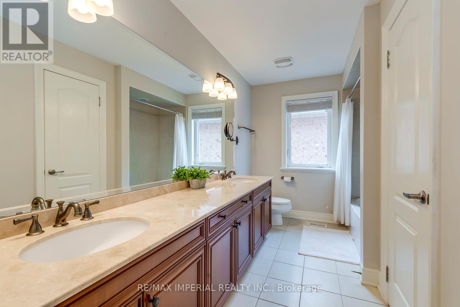 2382 Robmar Drive, Oakville, Ontario  L6H 0B2 - Photo 38 - W12194188