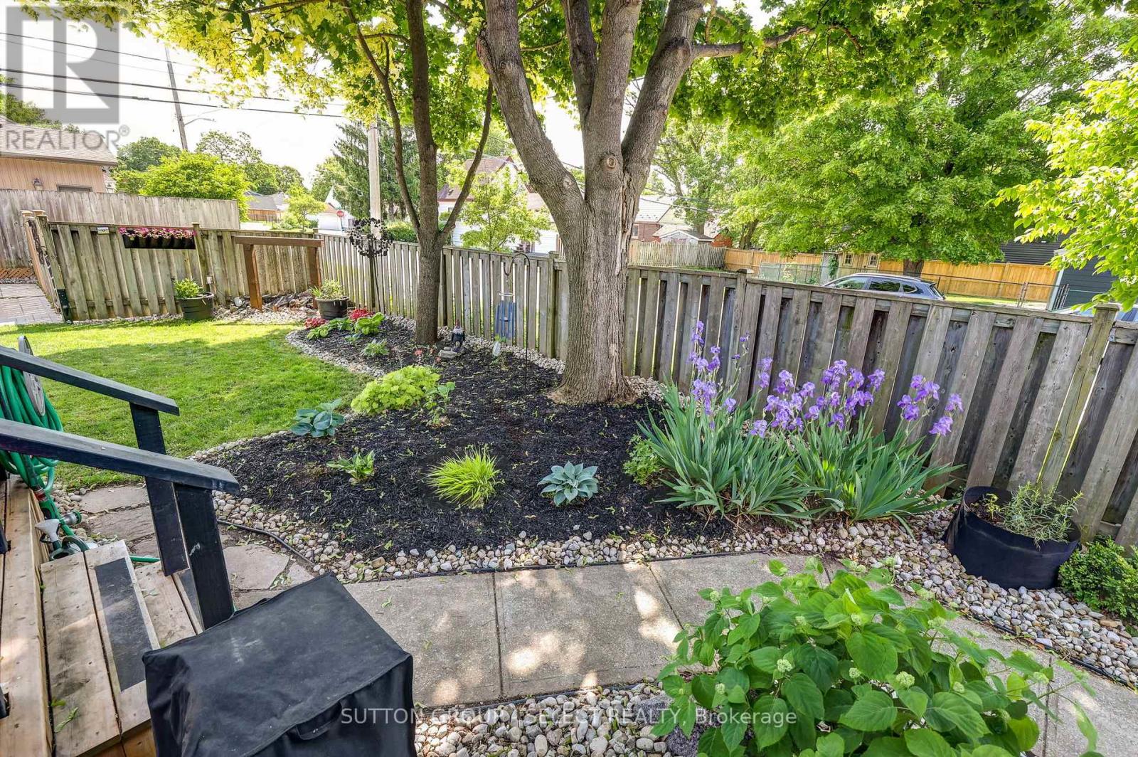 126 Brisbin Street, London East, Ontario  N5Z 2M1 - Photo 45 - X12216026