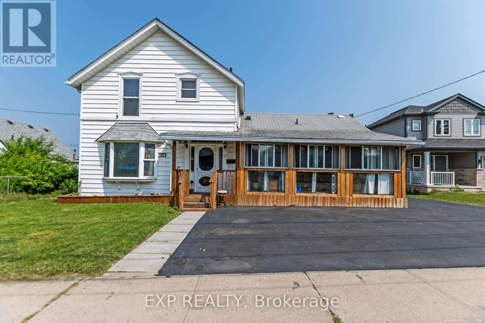 21 LINCOLN AVENUE, St. Catharines, Ontario