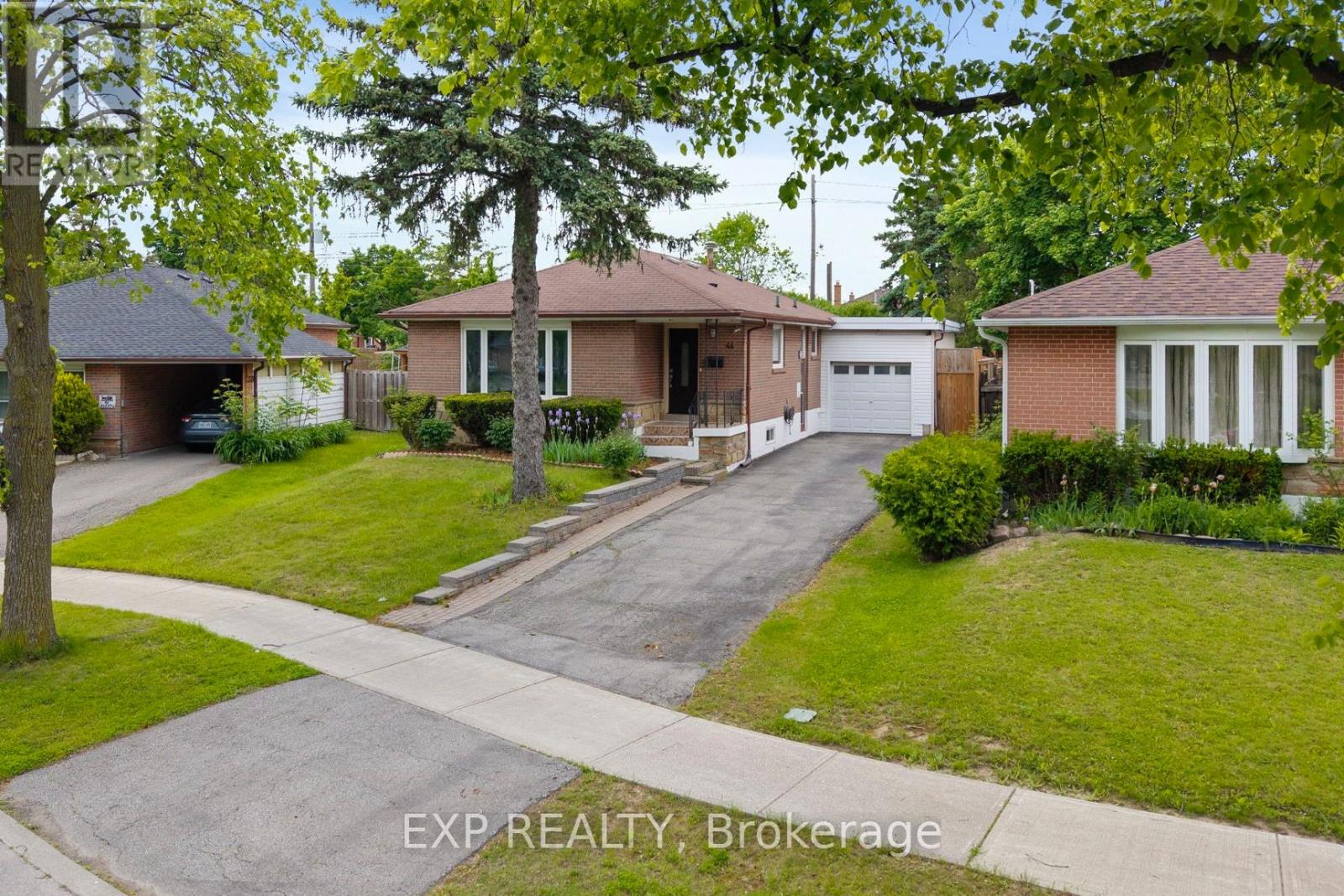 44 ALMAYO CRESCENT, Toronto, Ontario