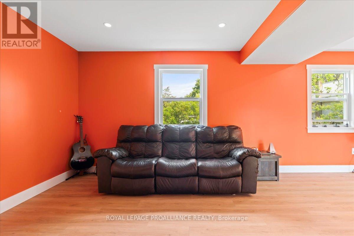 31 Ashe Crescent, Belleville, Ontario  K8N 4Z4 - Photo 9 - X12215882