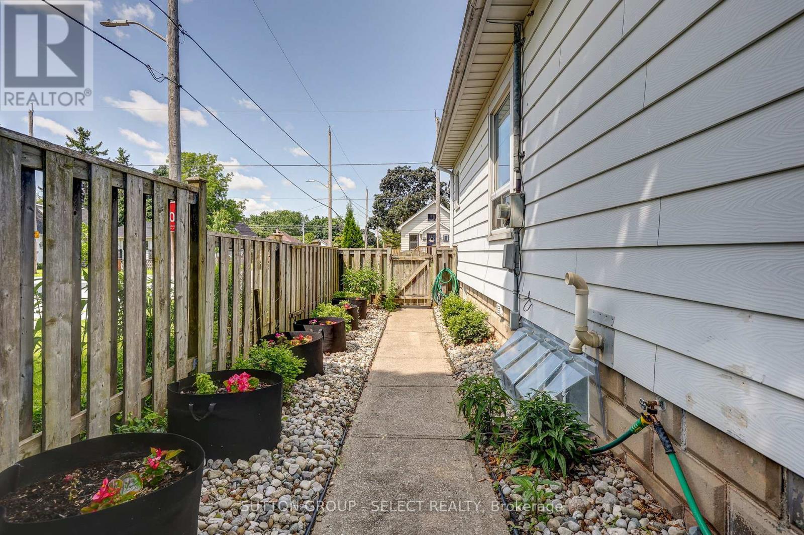 126 Brisbin Street, London East, Ontario  N5Z 2M1 - Photo 46 - X12216026