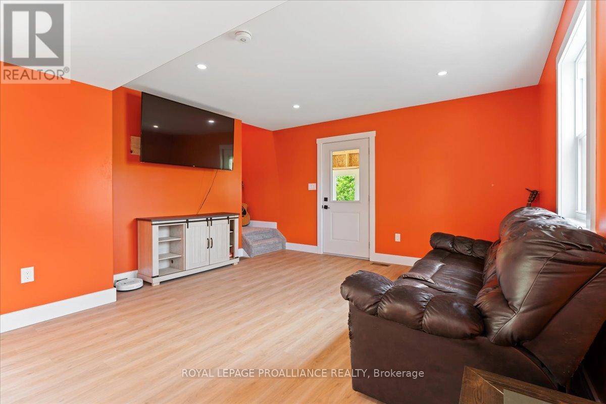 31 Ashe Crescent, Belleville, Ontario  K8N 4Z4 - Photo 12 - X12215882