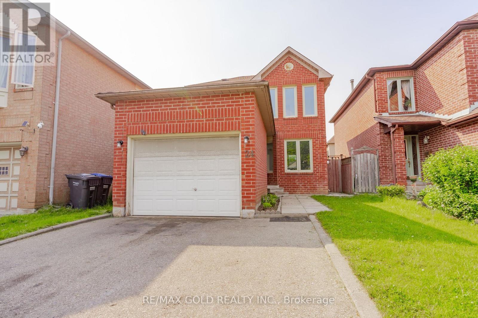 24 Banner Road, Brampton, Ontario  L6X 4K6 - Photo 3 - W12206226
