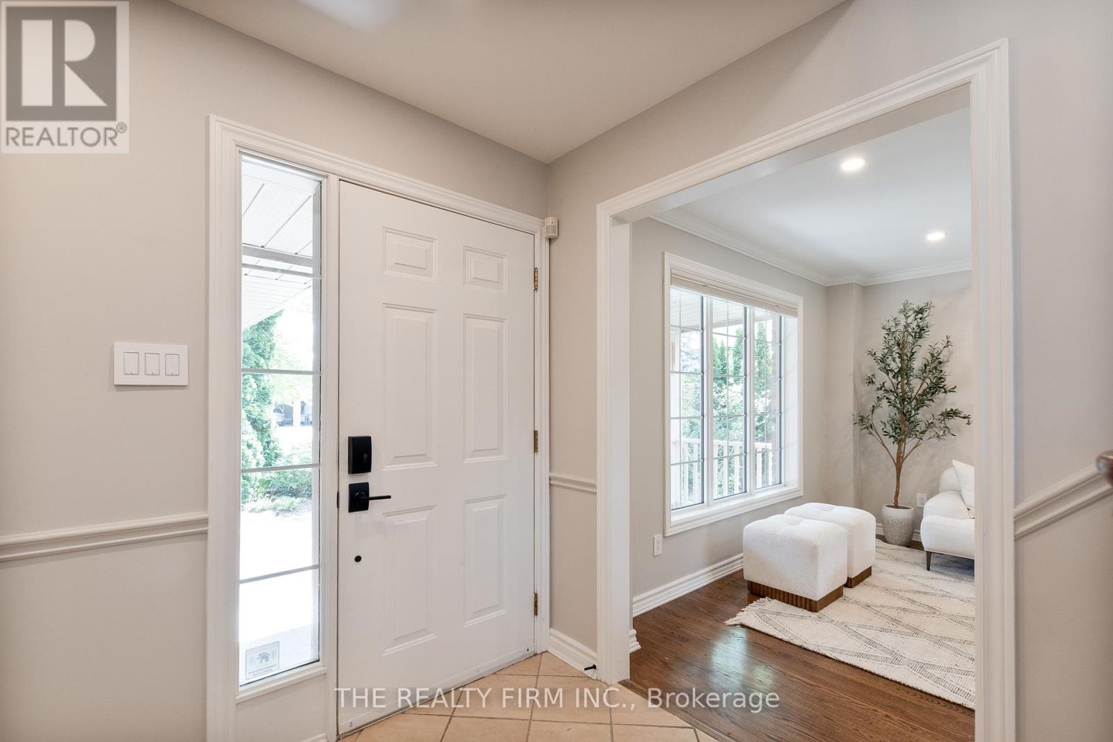 82 Masonville Crescent, London North (North G), Ontario  N5X 3T2 - Photo 5 - X12216450