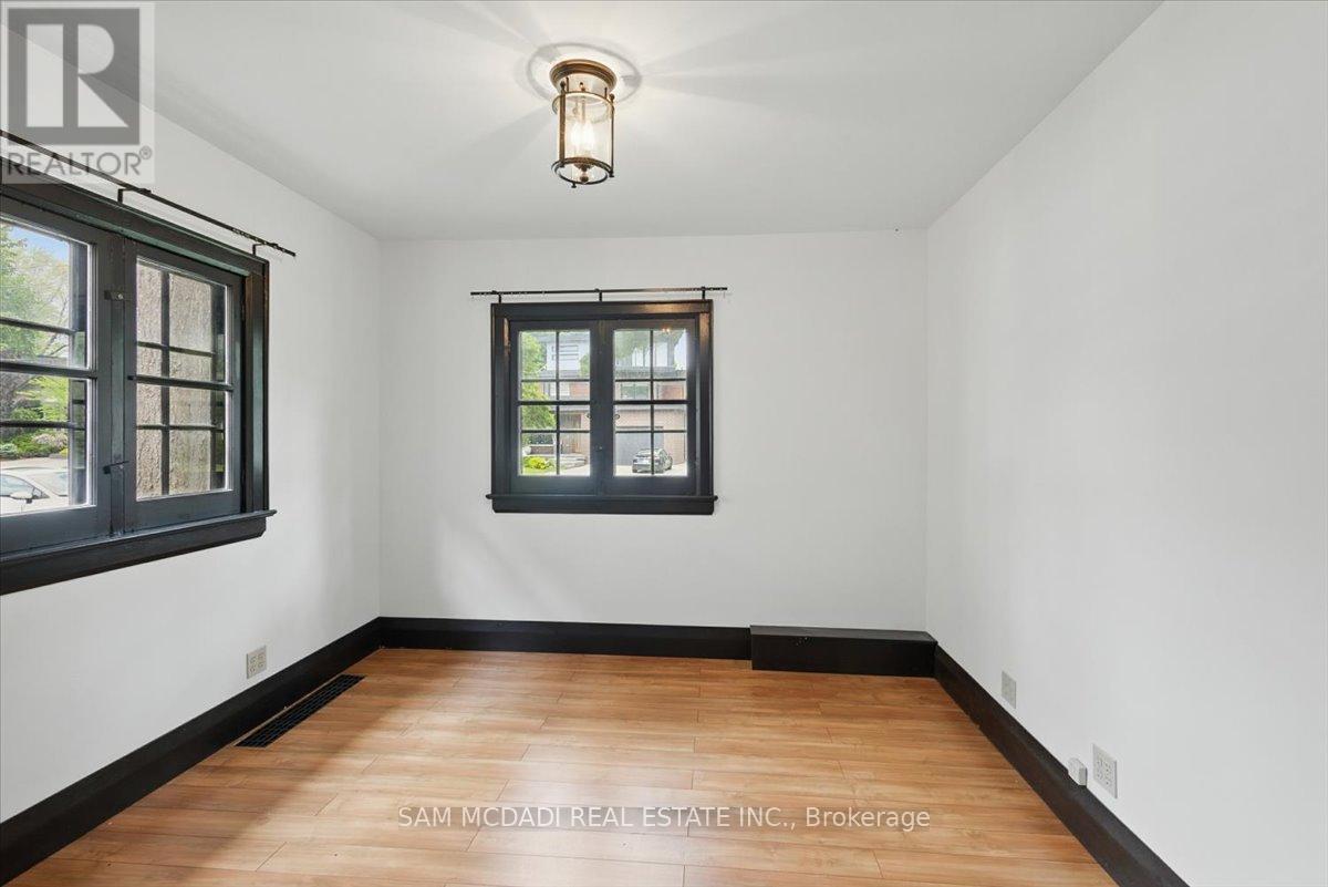 62 Maple Avenue S, Mississauga, Ontario  L5H 2R6 - Photo 8 - W12215840