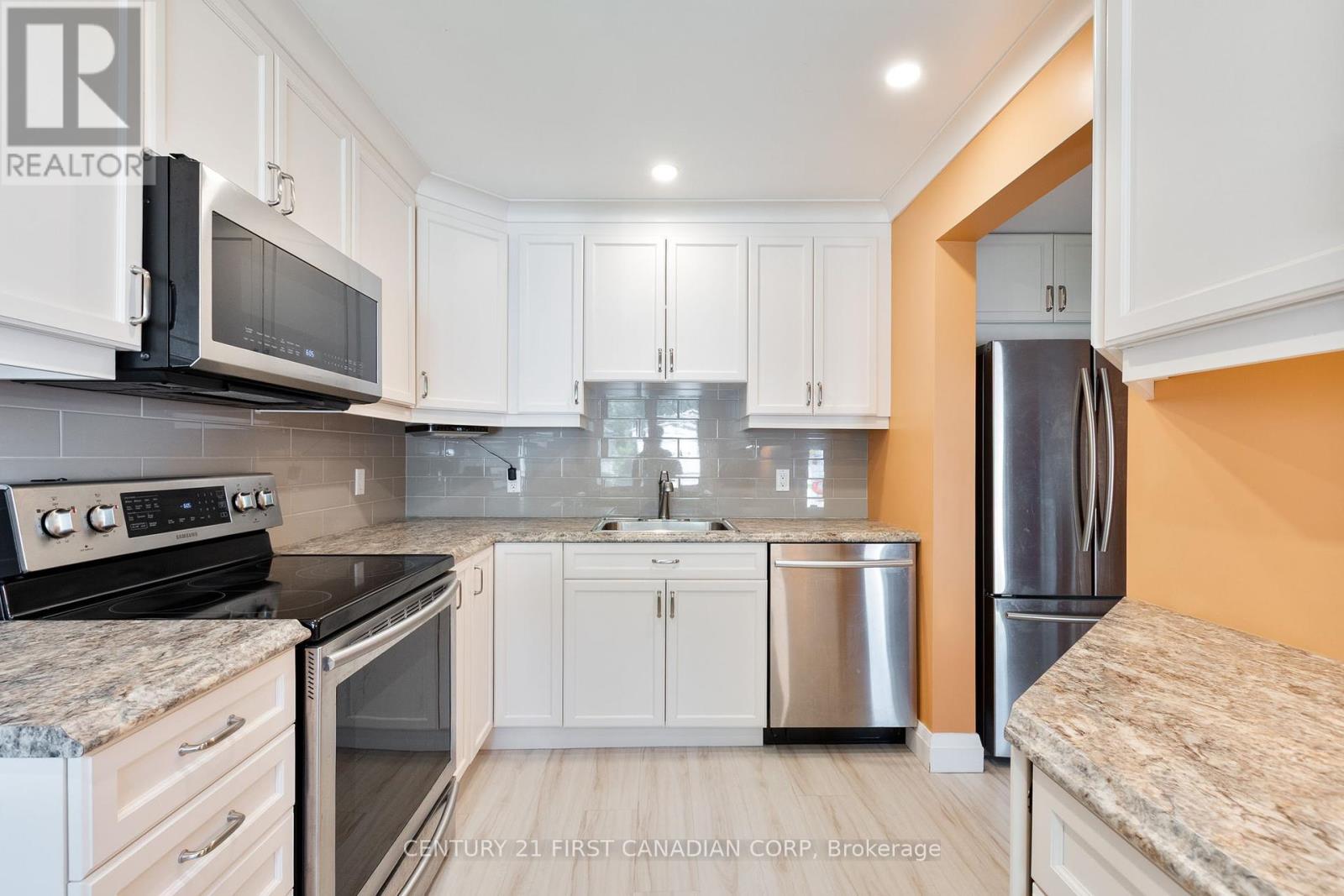 136 Columbia Avenue, London North (North N), Ontario  N6H 2K4 - Photo 6 - X12216123