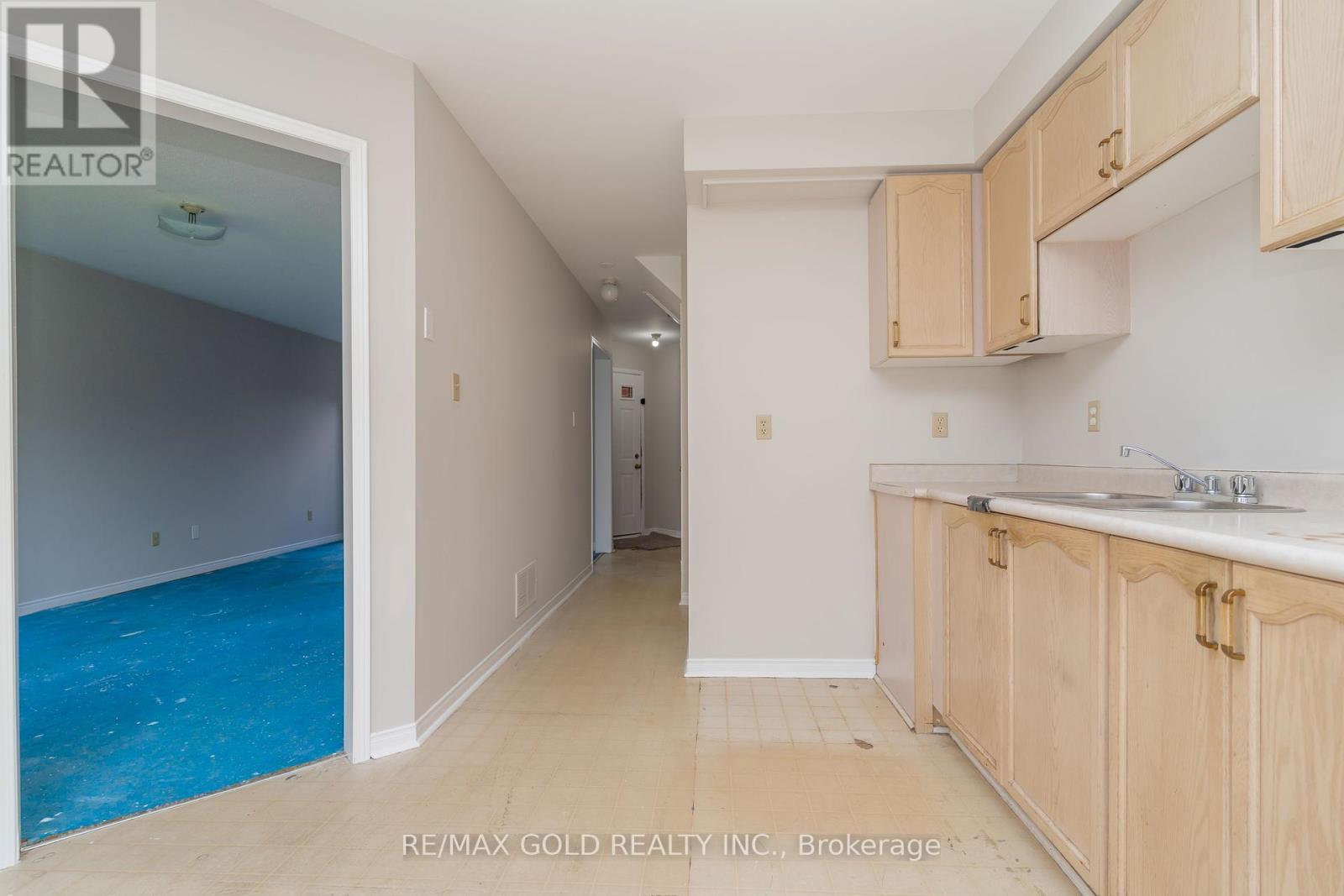 24 Banner Road, Brampton, Ontario  L6X 4K6 - Photo 12 - W12206226