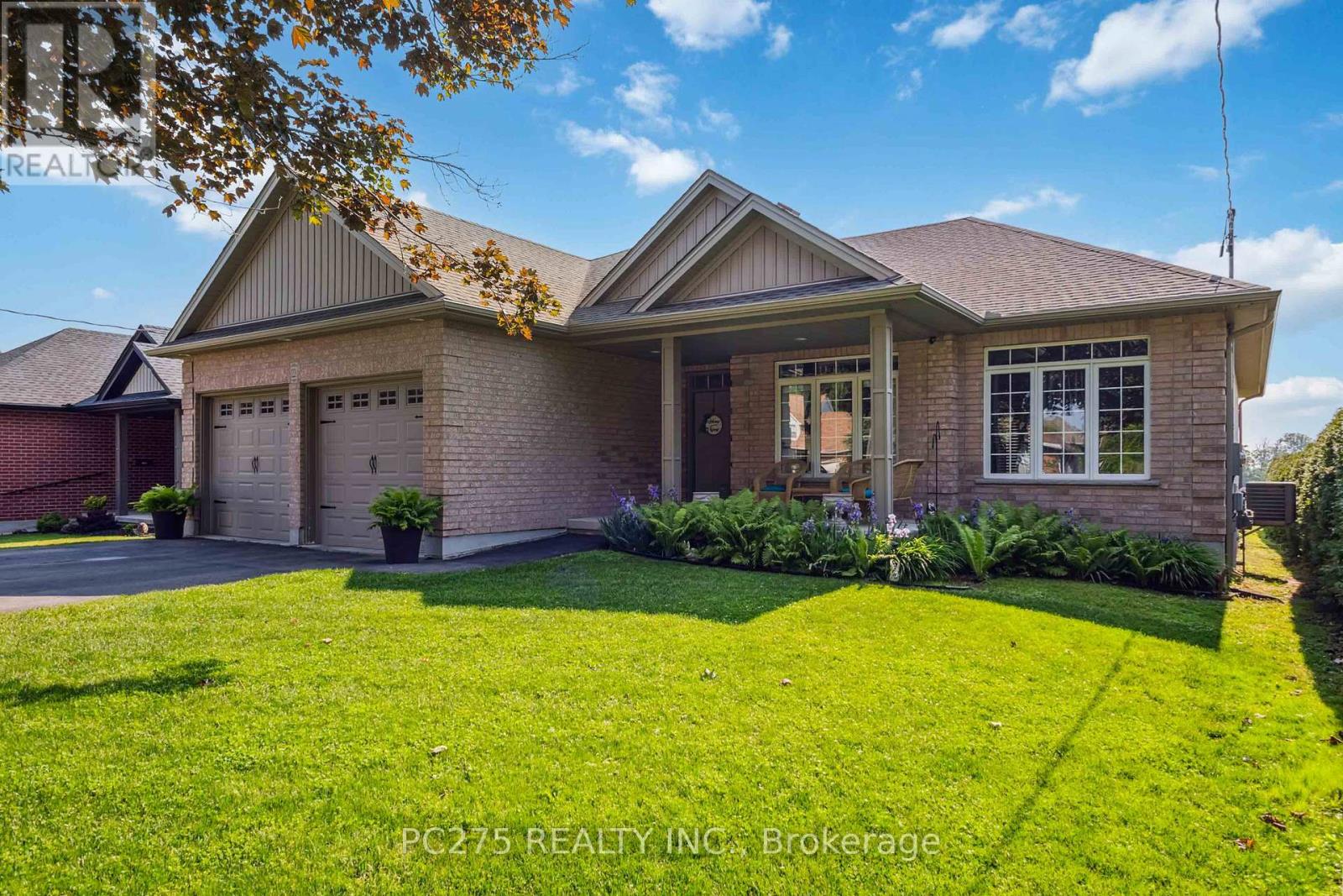 122 1/2 Centennial Avenue, Central Elgin, Ontario  N5R 5B2 - Photo 3 - X12216504