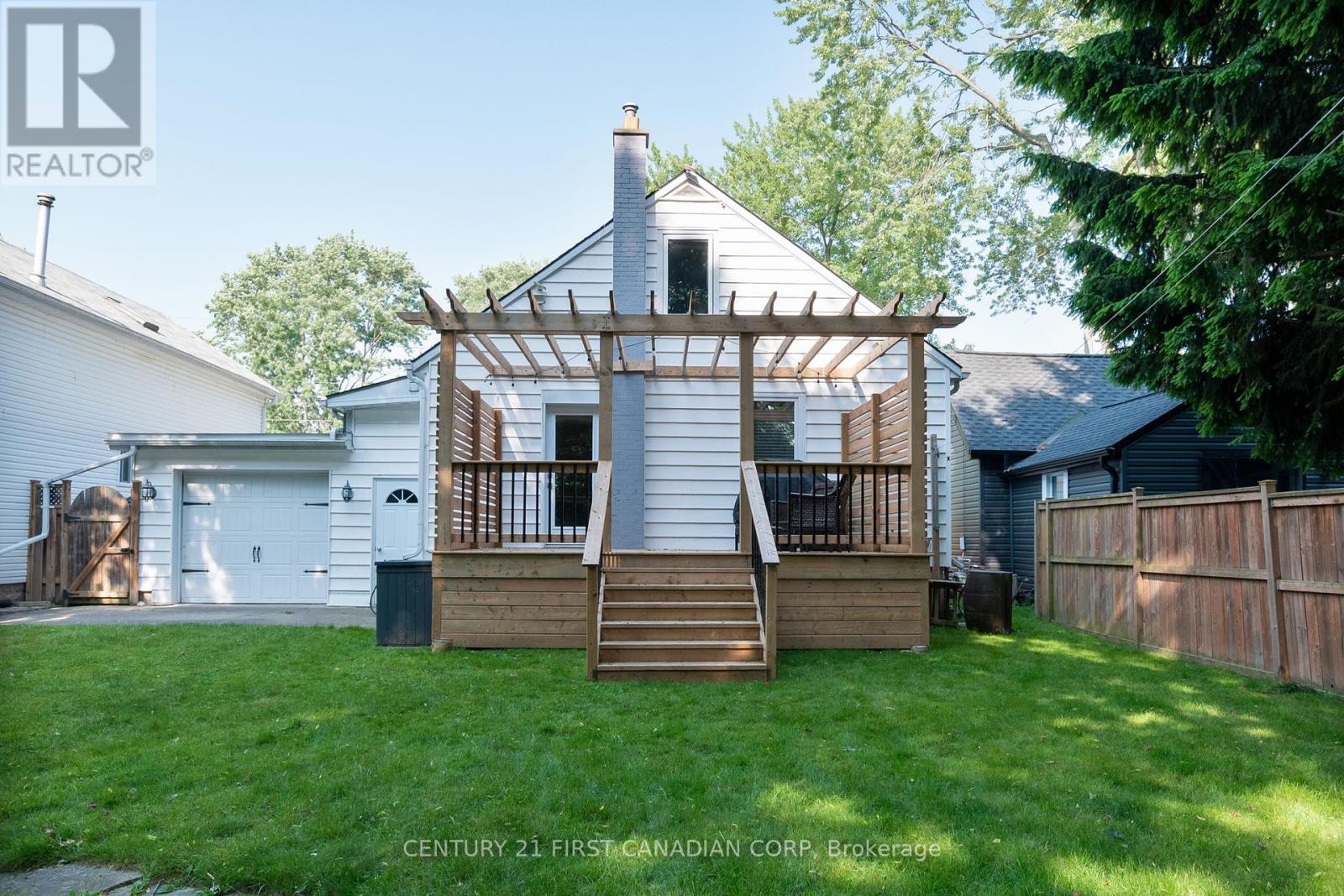 136 Columbia Avenue, London North (North N), Ontario  N6H 2K4 - Photo 31 - X12216123