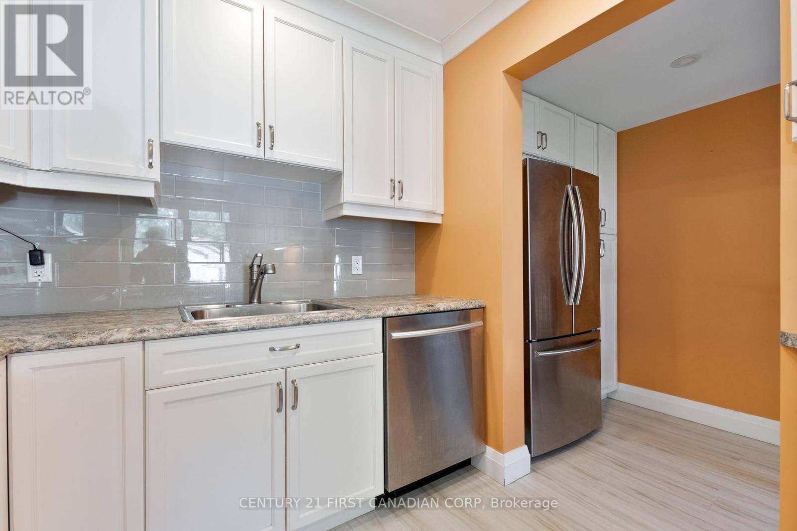 136 Columbia Avenue, London North (North N), Ontario  N6H 2K4 - Photo 7 - X12216123
