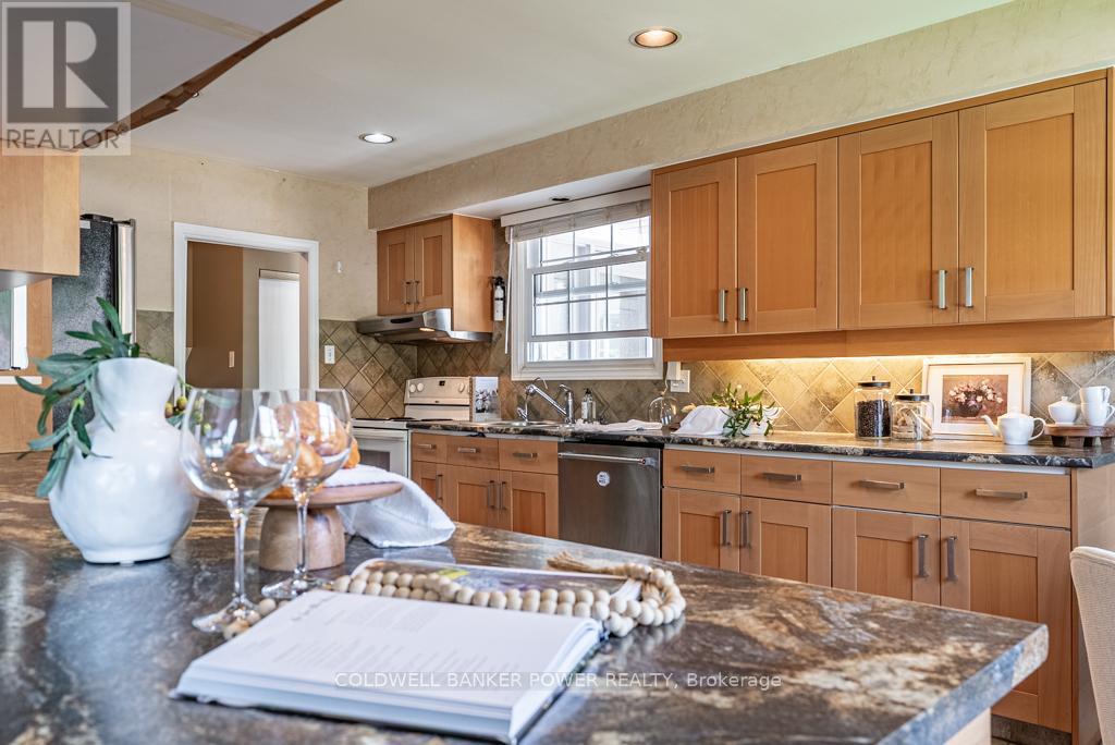14 Cowan Avenue, London South, Ontario  N6C 4E6 - Photo 11 - X12216607