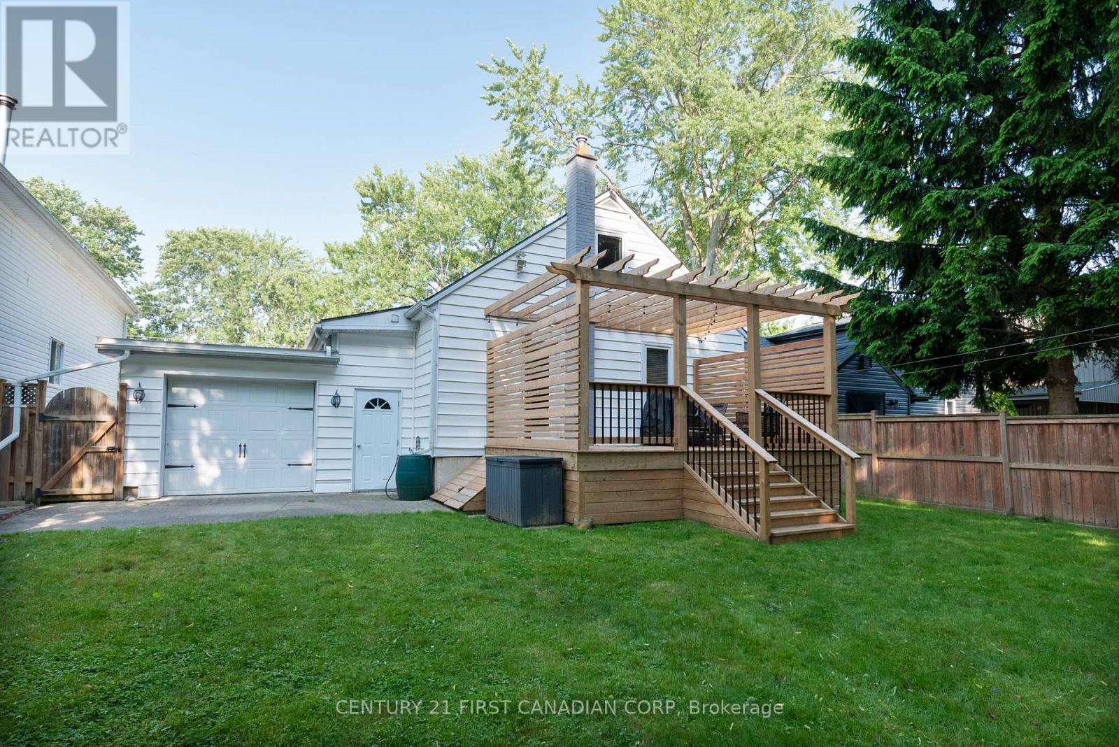 136 Columbia Avenue, London North (North N), Ontario  N6H 2K4 - Photo 32 - X12216123