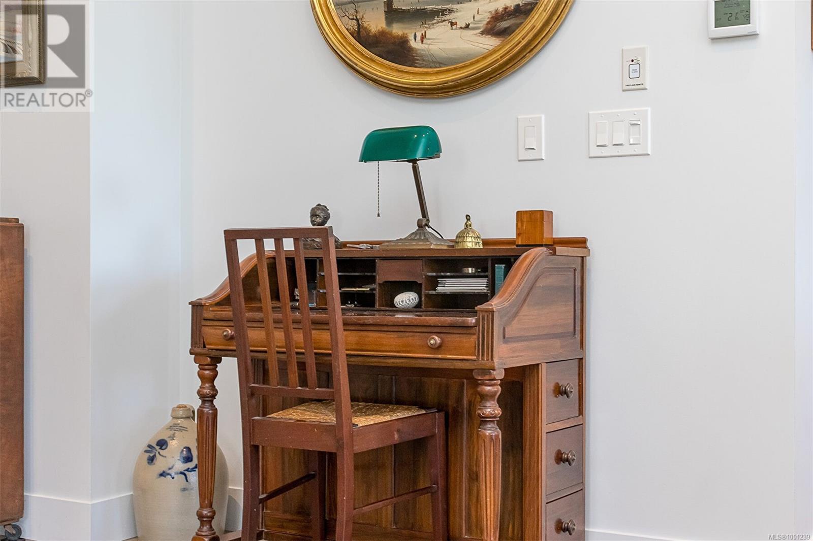 Property at 6257 Highwood Dr image 4