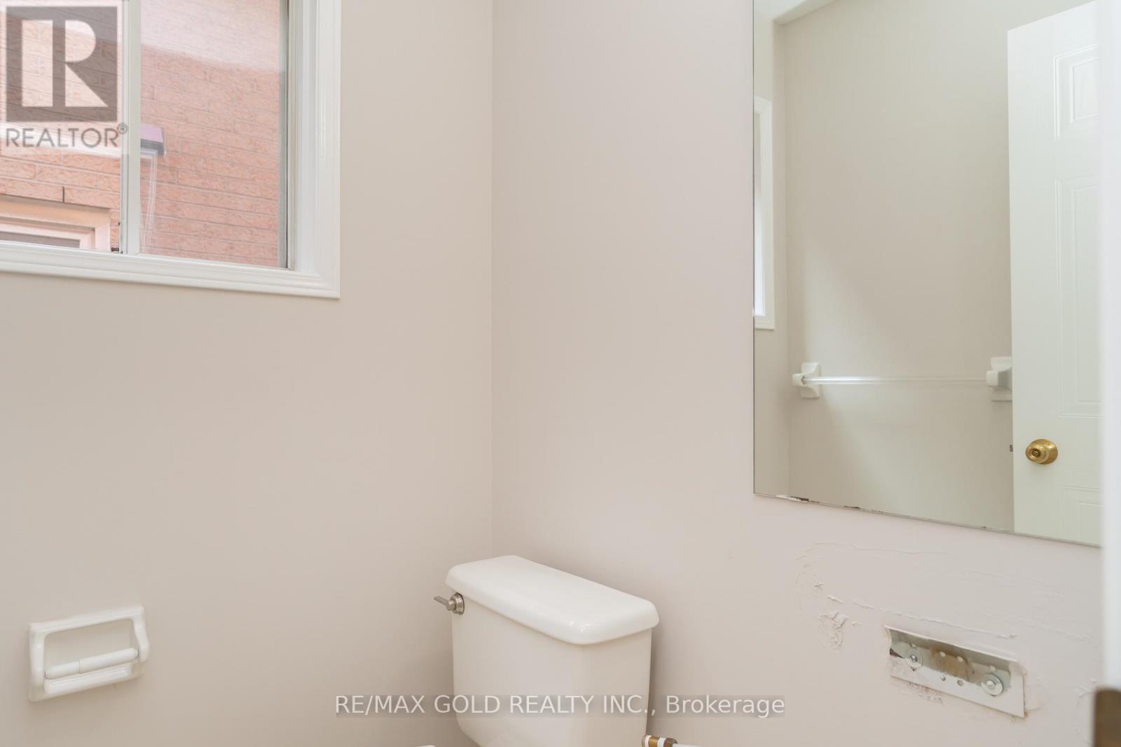 24 Banner Road, Brampton, Ontario  L6X 4K6 - Photo 13 - W12206226