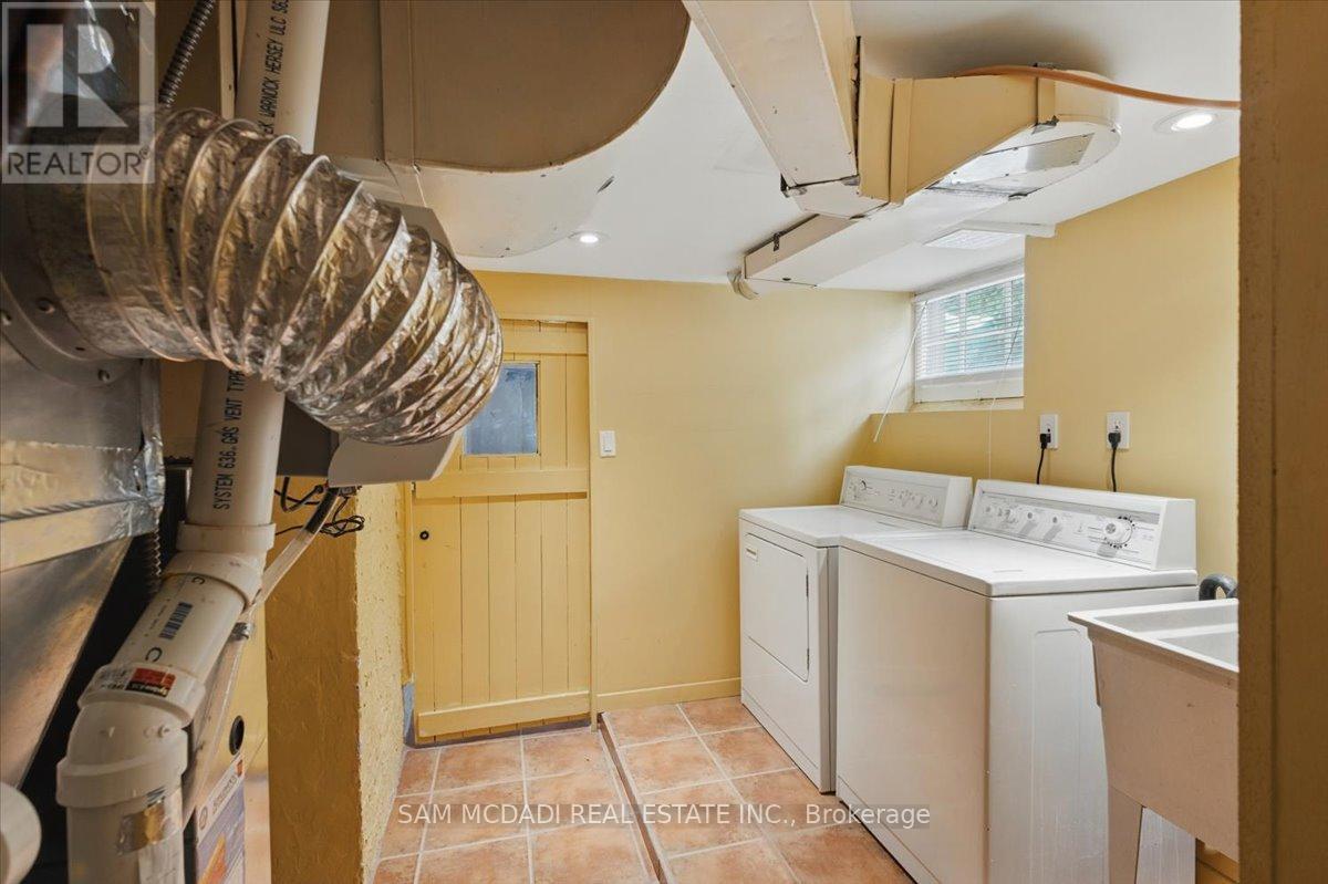 62 Maple Avenue S, Mississauga, Ontario  L5H 2R6 - Photo 32 - W12215840