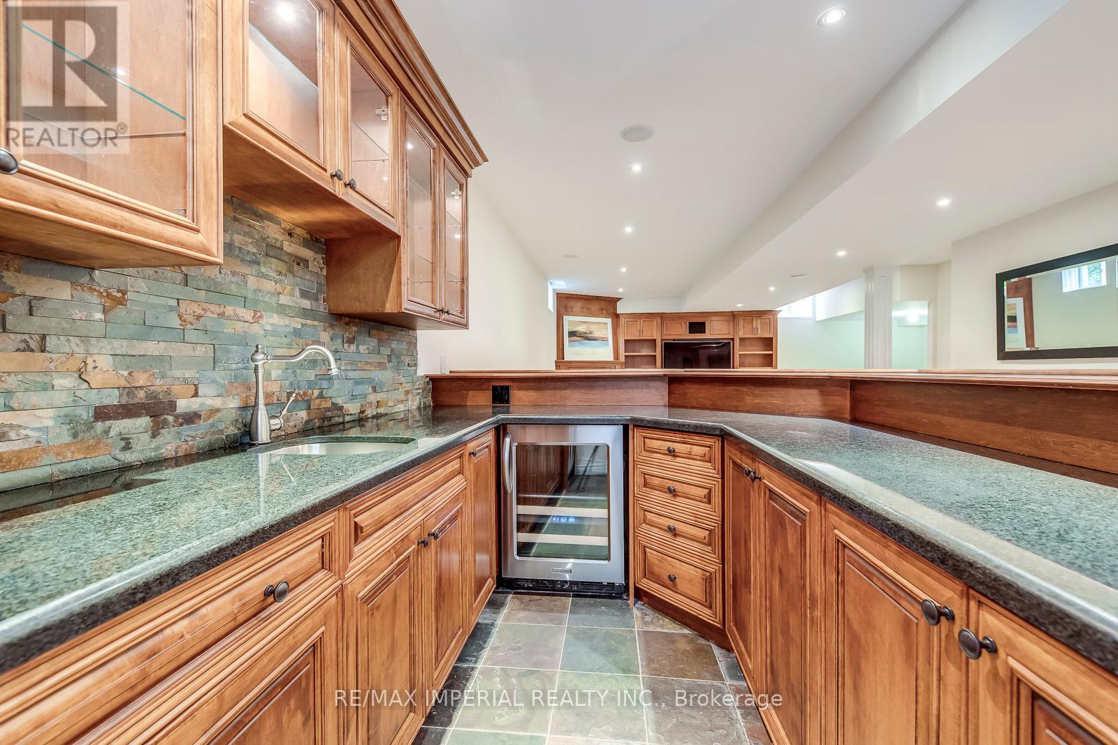 2382 Robmar Drive, Oakville, Ontario  L6H 0B2 - Photo 44 - W12194188