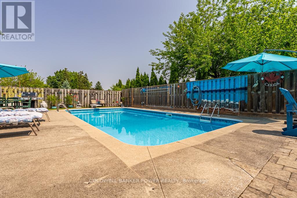 14 Cowan Avenue, London South, Ontario  N6C 4E6 - Photo 32 - X12216607