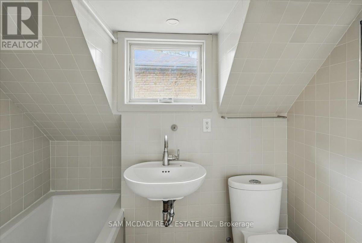 62 Maple Avenue S, Mississauga, Ontario  L5H 2R6 - Photo 23 - W12215840