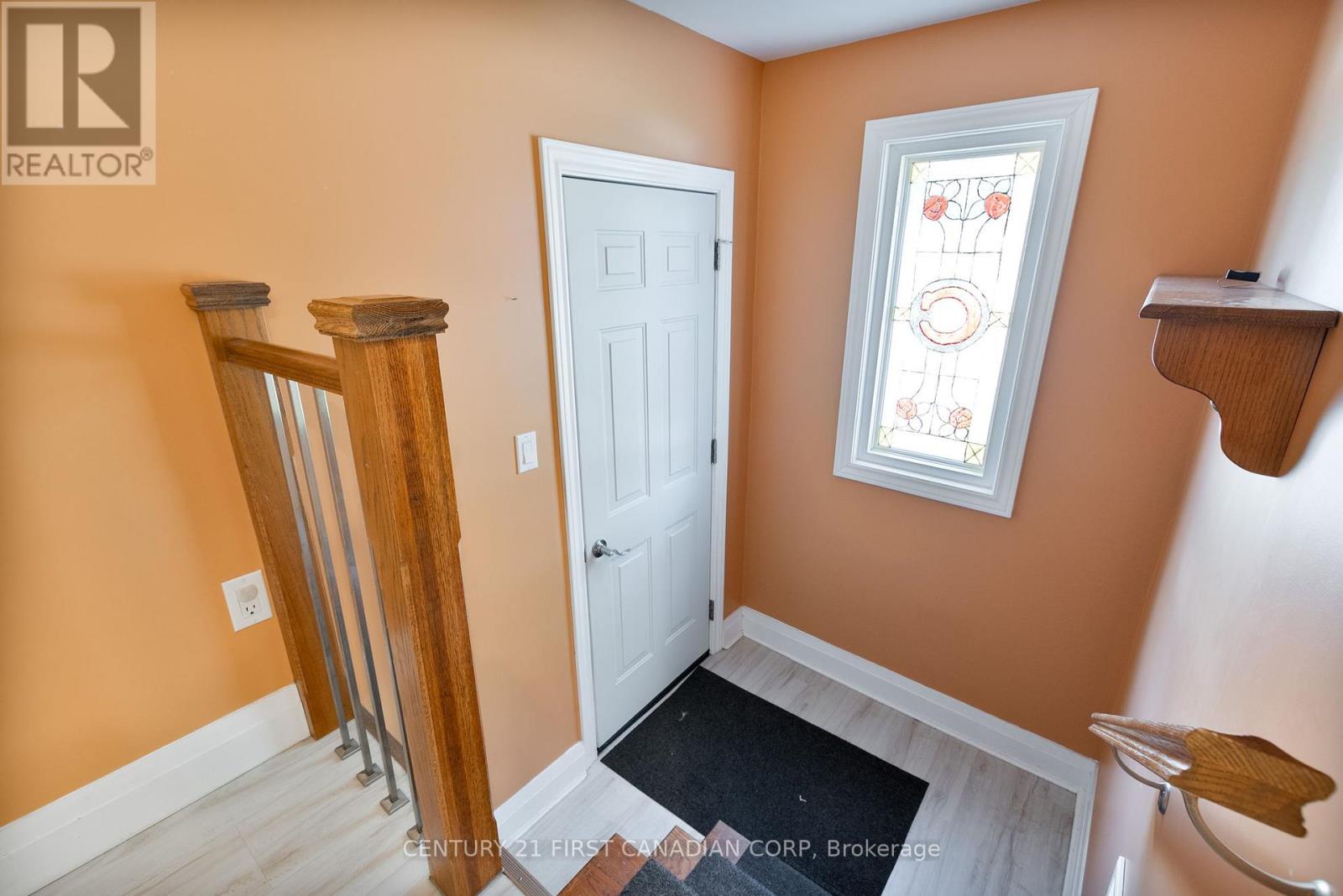 136 Columbia Avenue, London North (North N), Ontario  N6H 2K4 - Photo 9 - X12216123