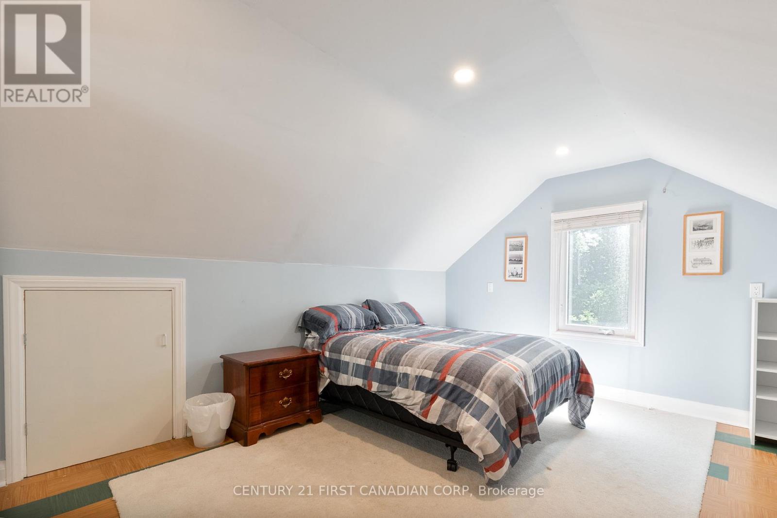 136 Columbia Avenue, London North (North N), Ontario  N6H 2K4 - Photo 18 - X12216123