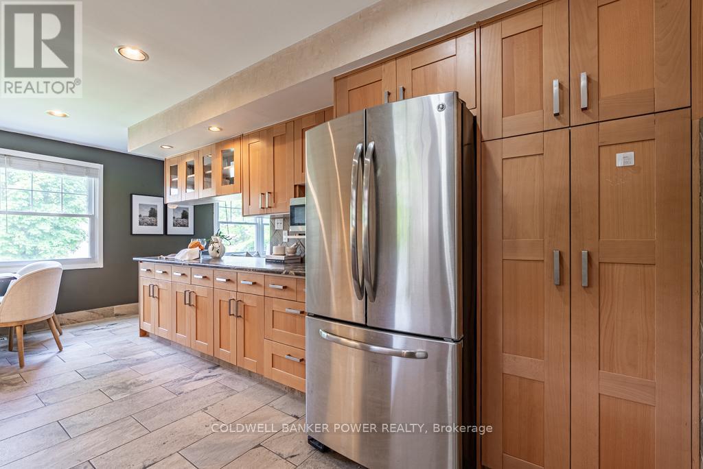 14 Cowan Avenue, London South, Ontario  N6C 4E6 - Photo 7 - X12216607