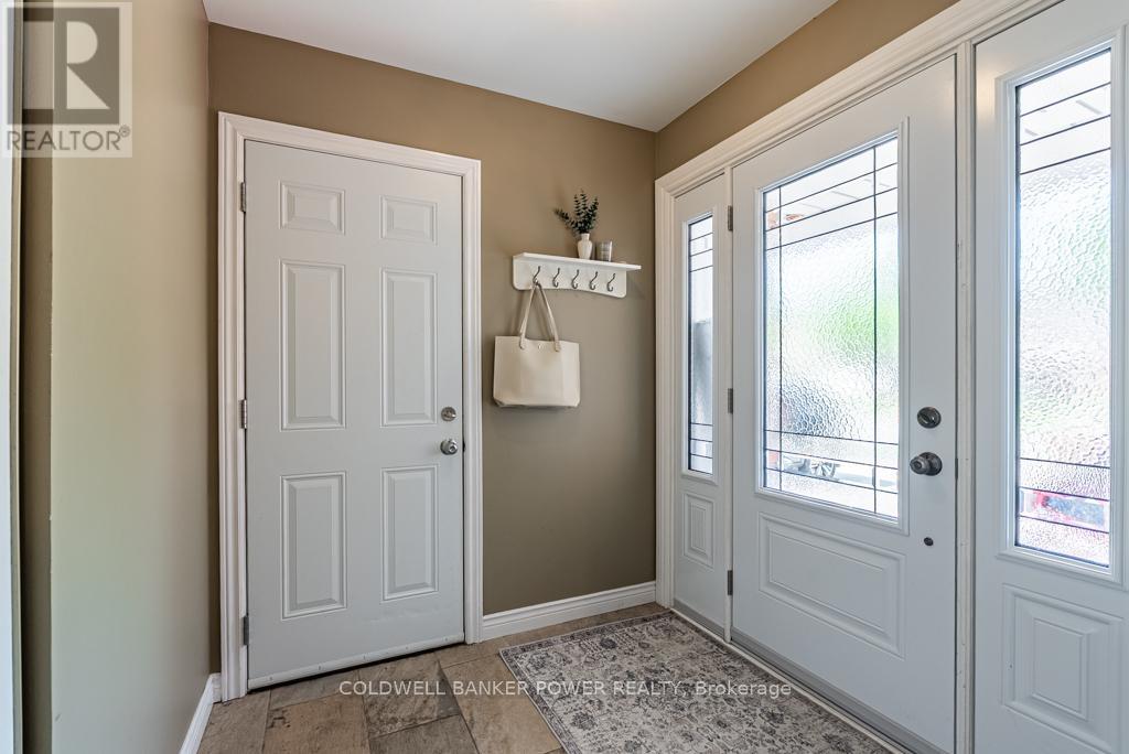 14 Cowan Avenue, London South, Ontario  N6C 4E6 - Photo 4 - X12216607