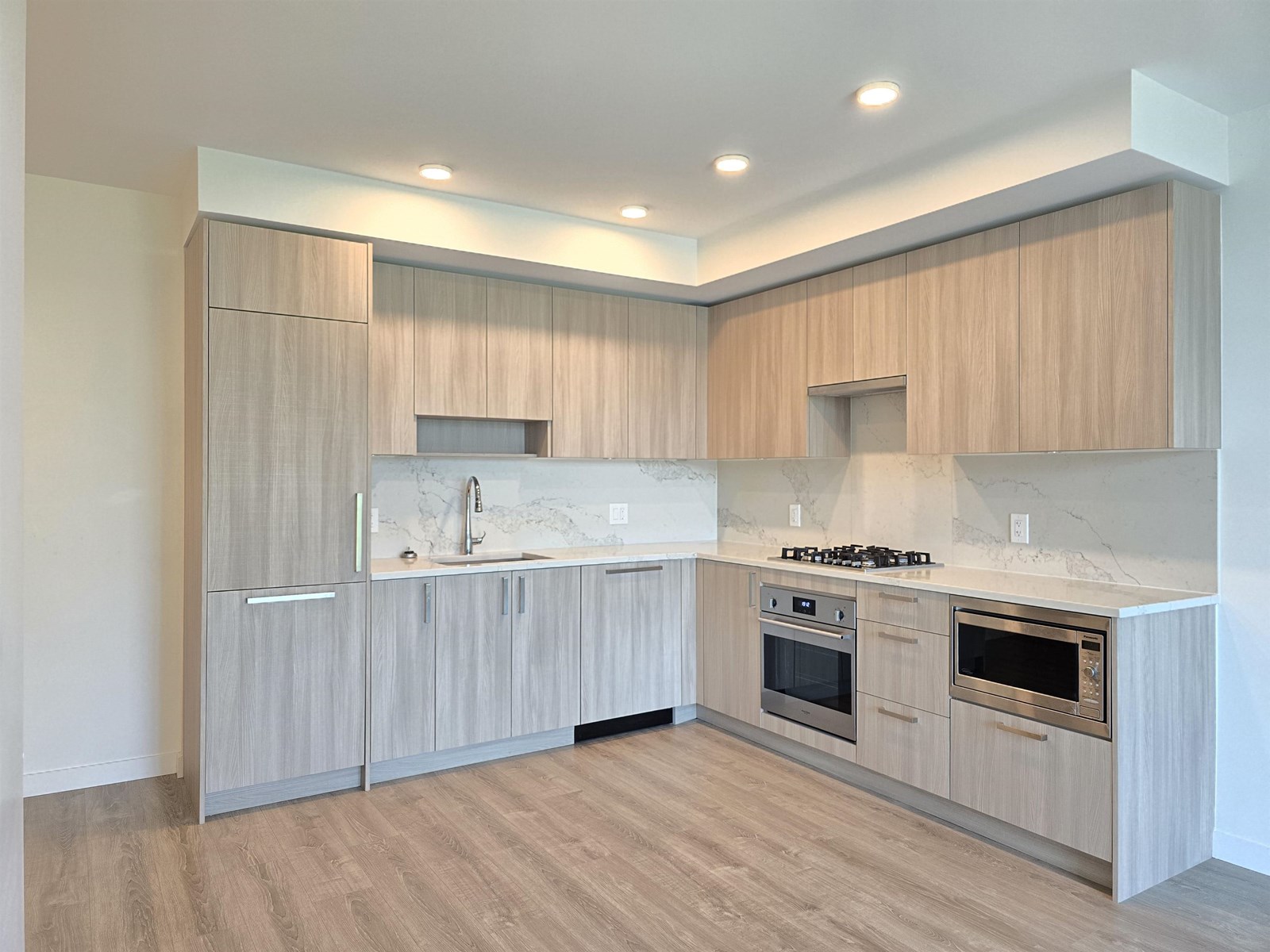 509 13350 Central Avenue, Surrey, British Columbia  V3T 0S1 - Photo 3 - R3014764