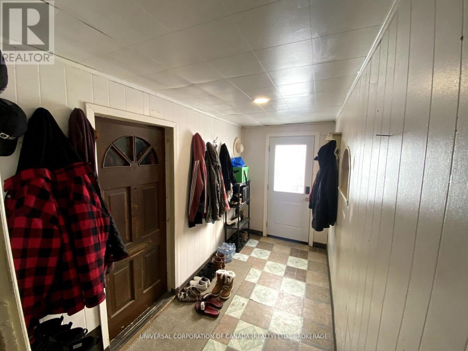 Photo 3 of 24 for 279 Sydenham Street E