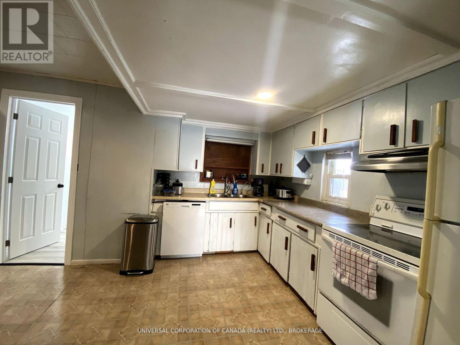 Photo 5 of 24 for 279 Sydenham Street E