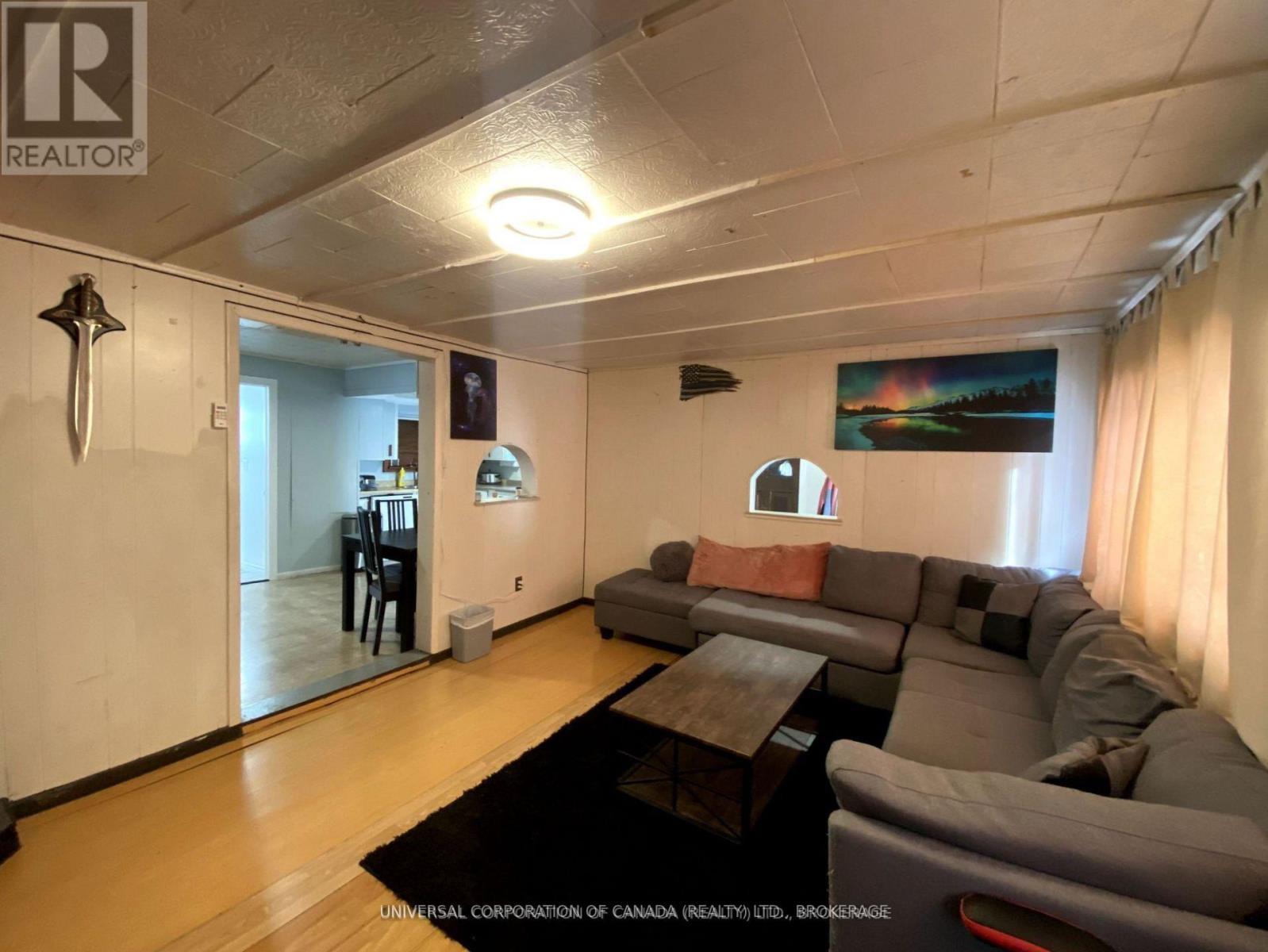 Photo 8 of 24 for 279 Sydenham Street E