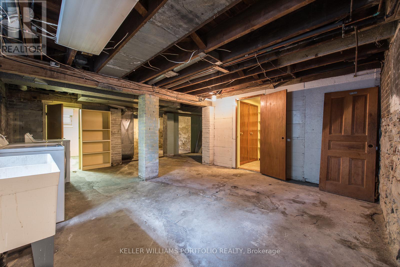 254 Evelyn Avenue, Toronto, Ontario  M6P 2Z9 - Photo 35 - W12215942