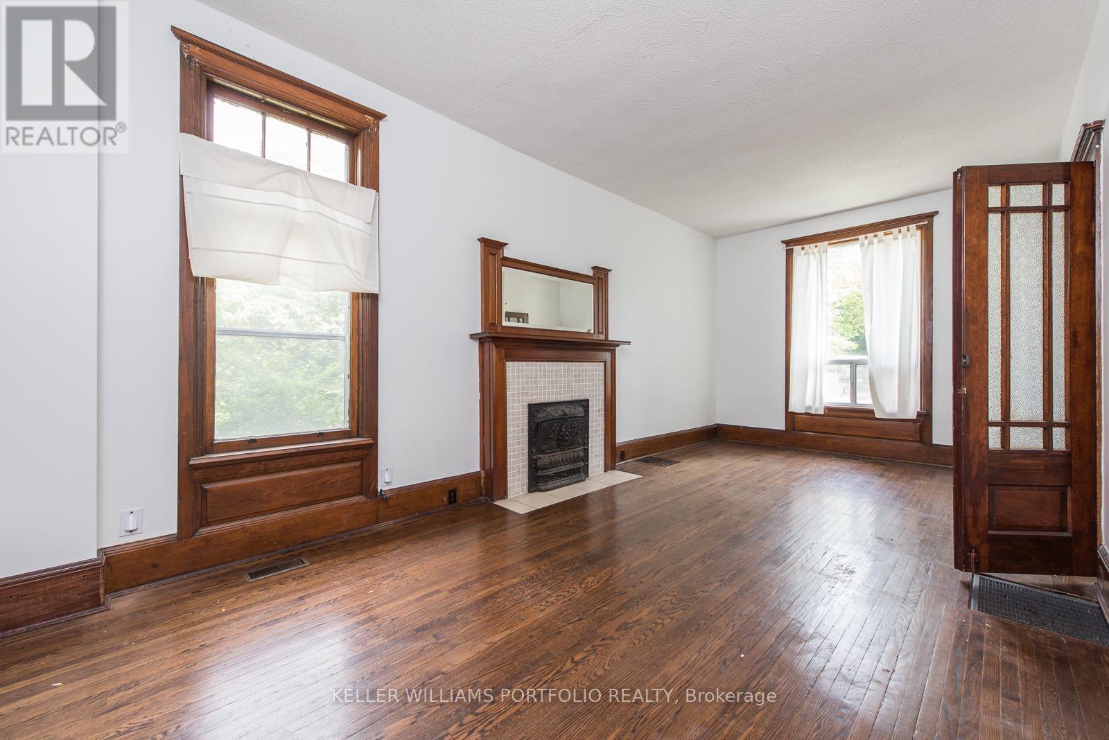 254 Evelyn Avenue, Toronto, Ontario  M6P 2Z9 - Photo 9 - W12215942
