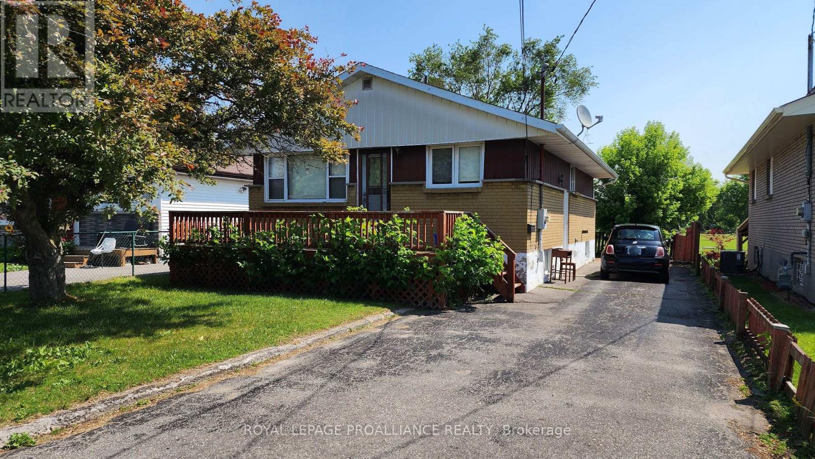 9 ELIZABETH AVENUE, Quinte West, Ontario