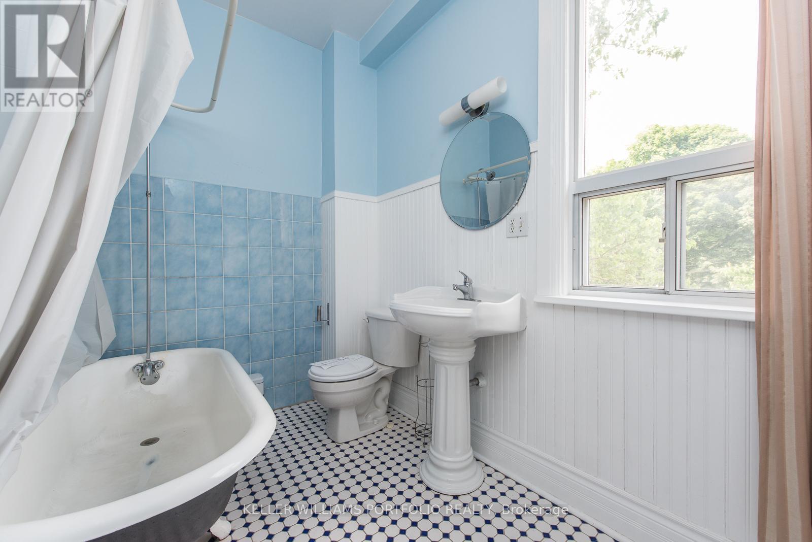 254 Evelyn Avenue, Toronto, Ontario  M6P 2Z9 - Photo 24 - W12215942