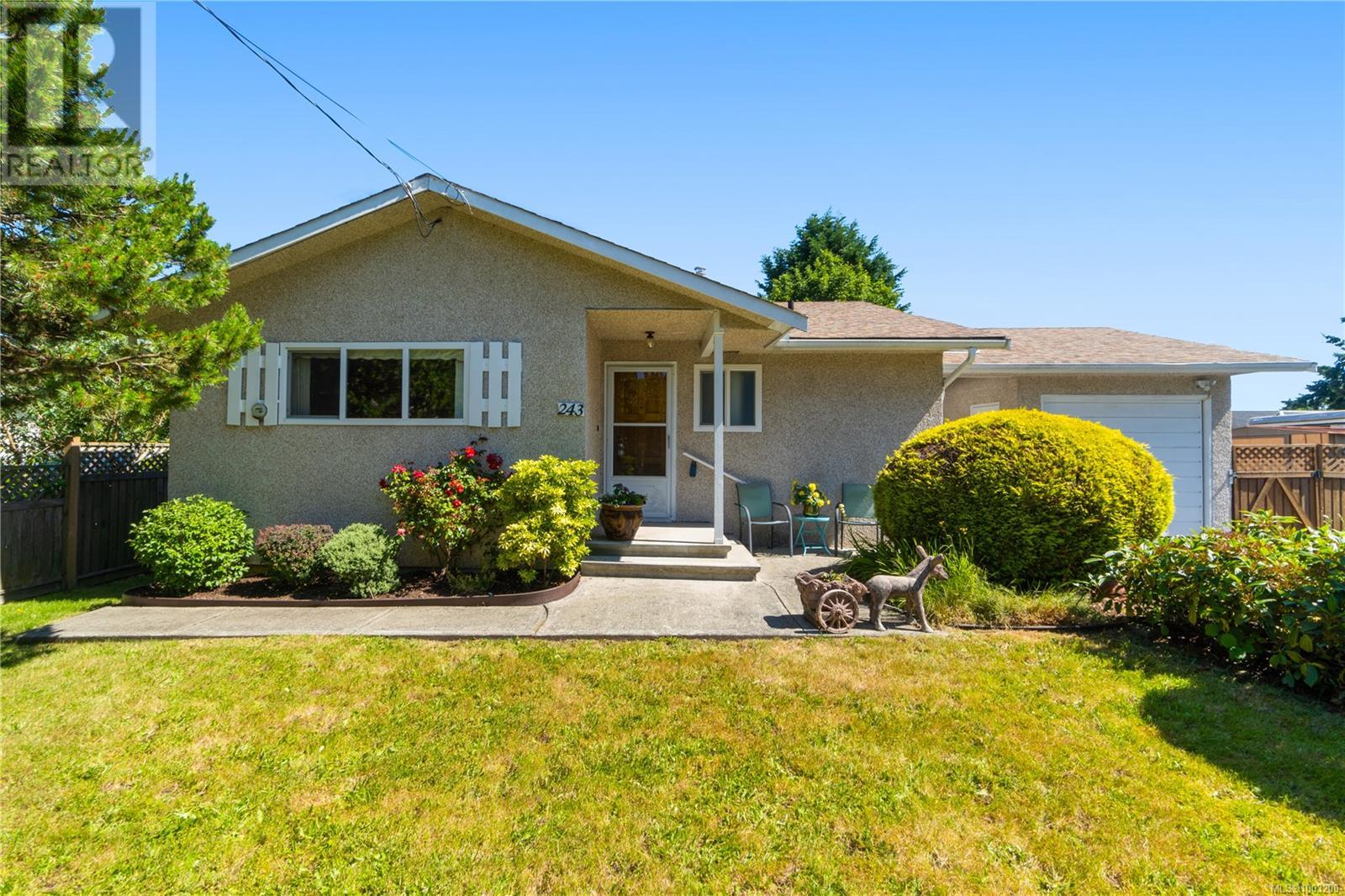 243 Hickey Ave, Parksville, British Columbia