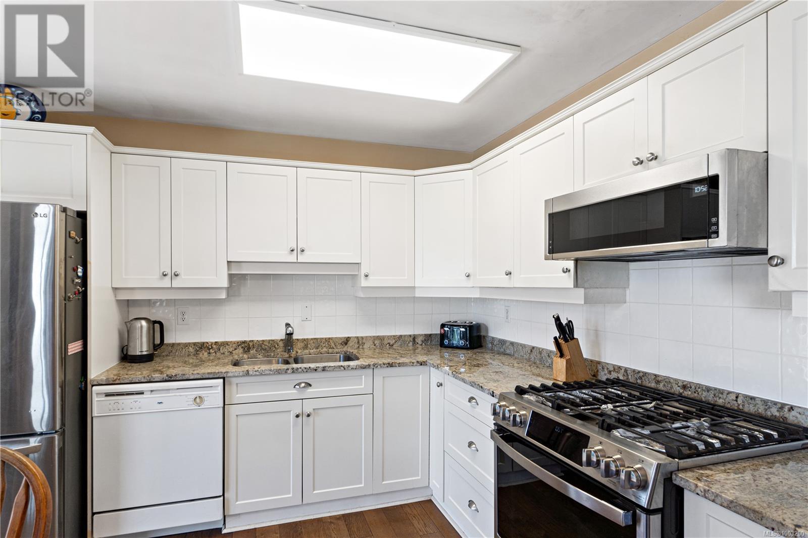 243 Hickey Ave, Parksville, British Columbia  V9P 1J7 - Photo 13 - 1003200