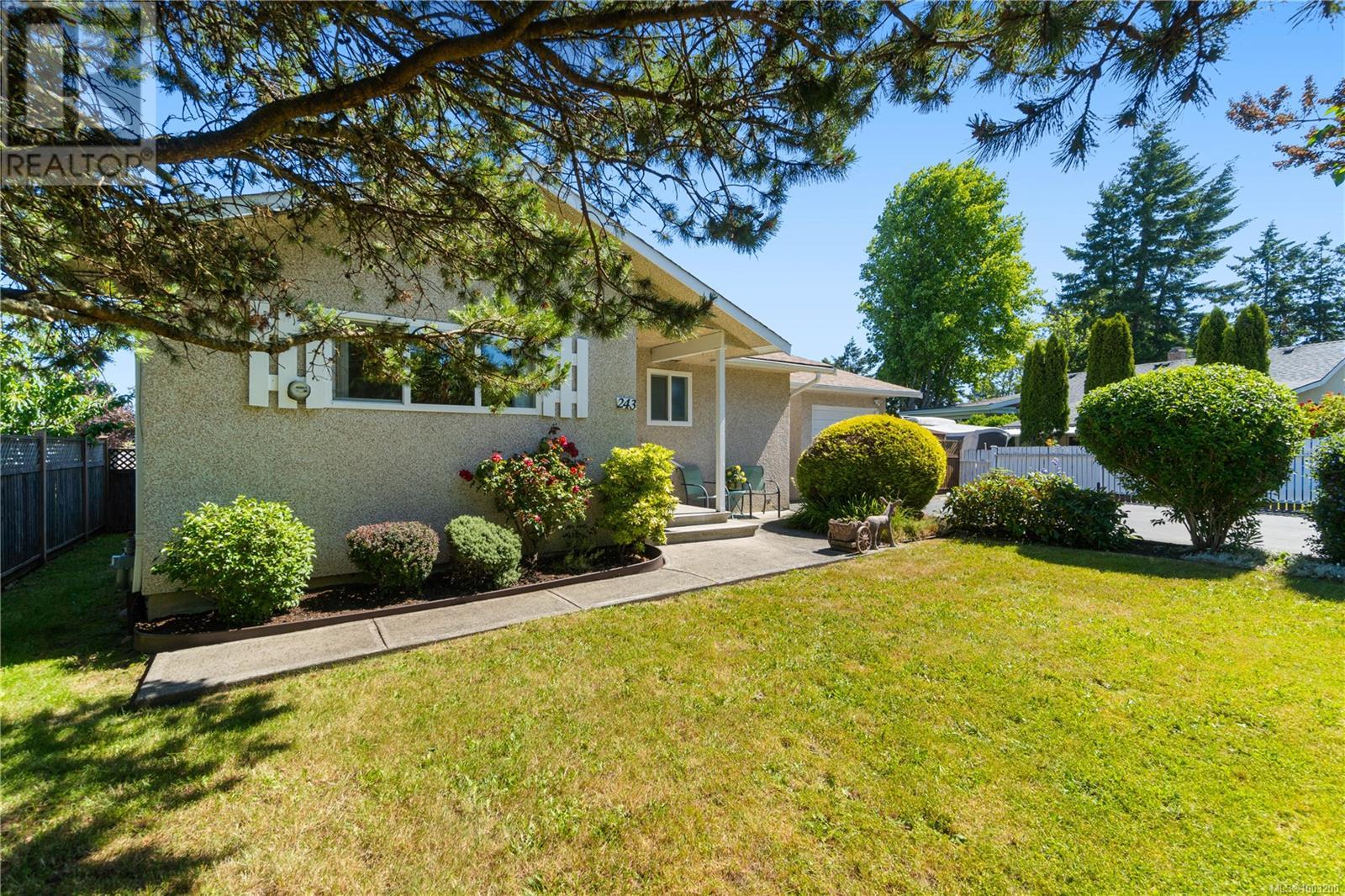 243 Hickey Ave, Parksville, British Columbia  V9P 1J7 - Photo 2 - 1003200
