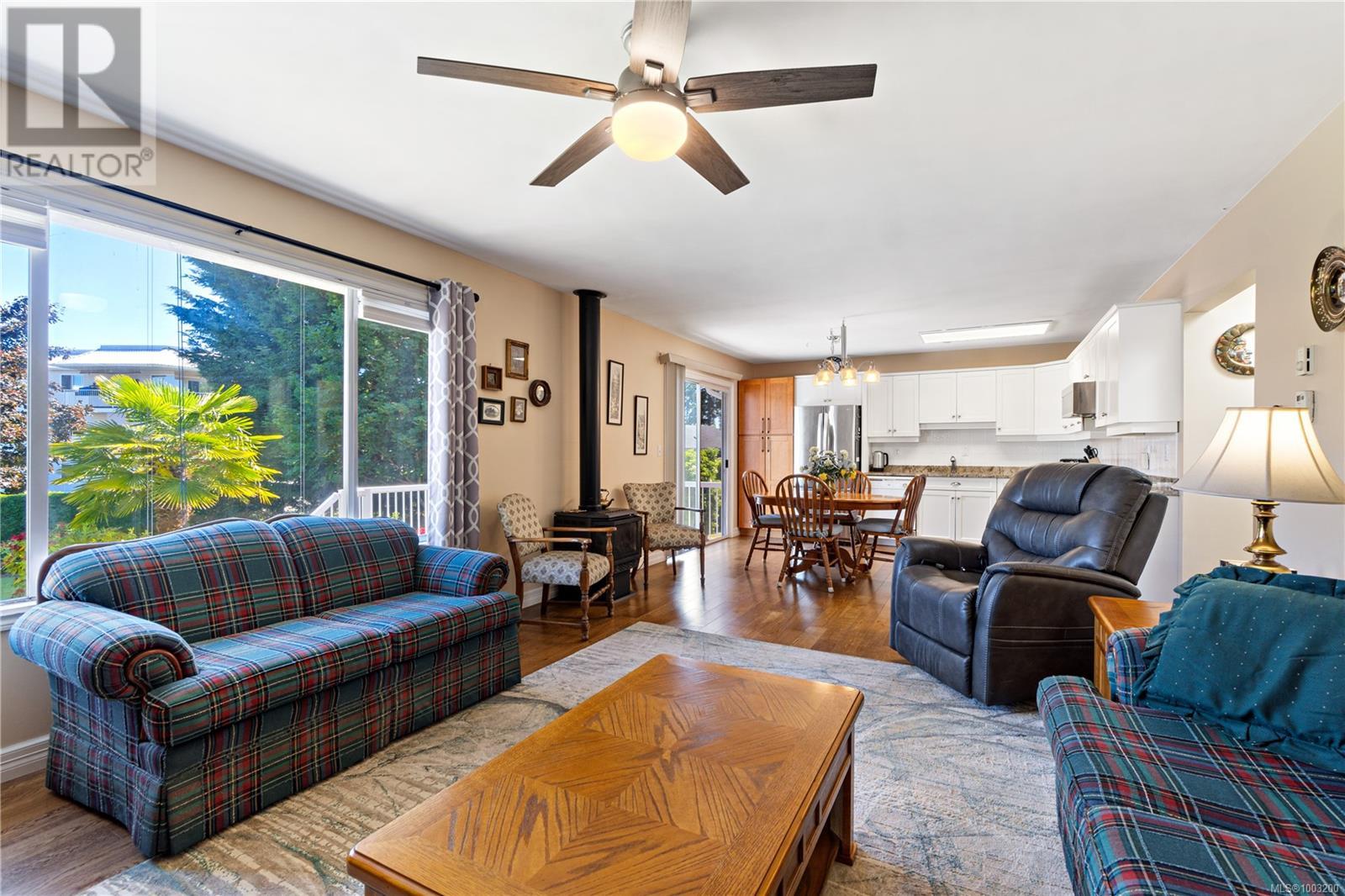 243 Hickey Ave, Parksville, British Columbia  V9P 1J7 - Photo 6 - 1003200