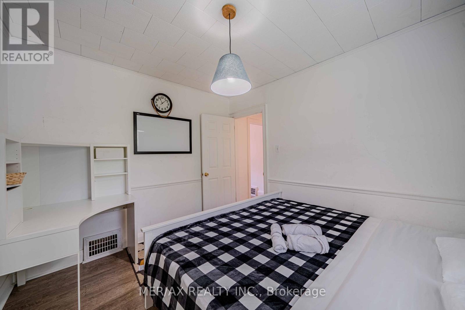 91 Steeles Avenue E, Toronto (Newtonbrook East), Ontario  M2M 3Y4 - Photo 17 - C12216073