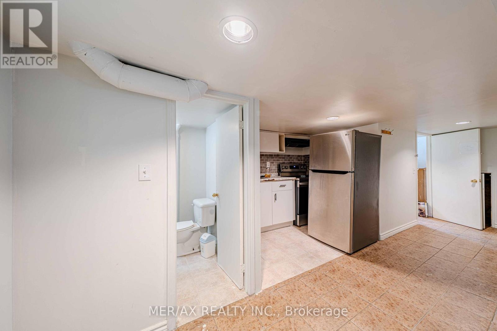 91 Steeles Avenue E, Toronto (Newtonbrook East), Ontario  M2M 3Y4 - Photo 21 - C12216073